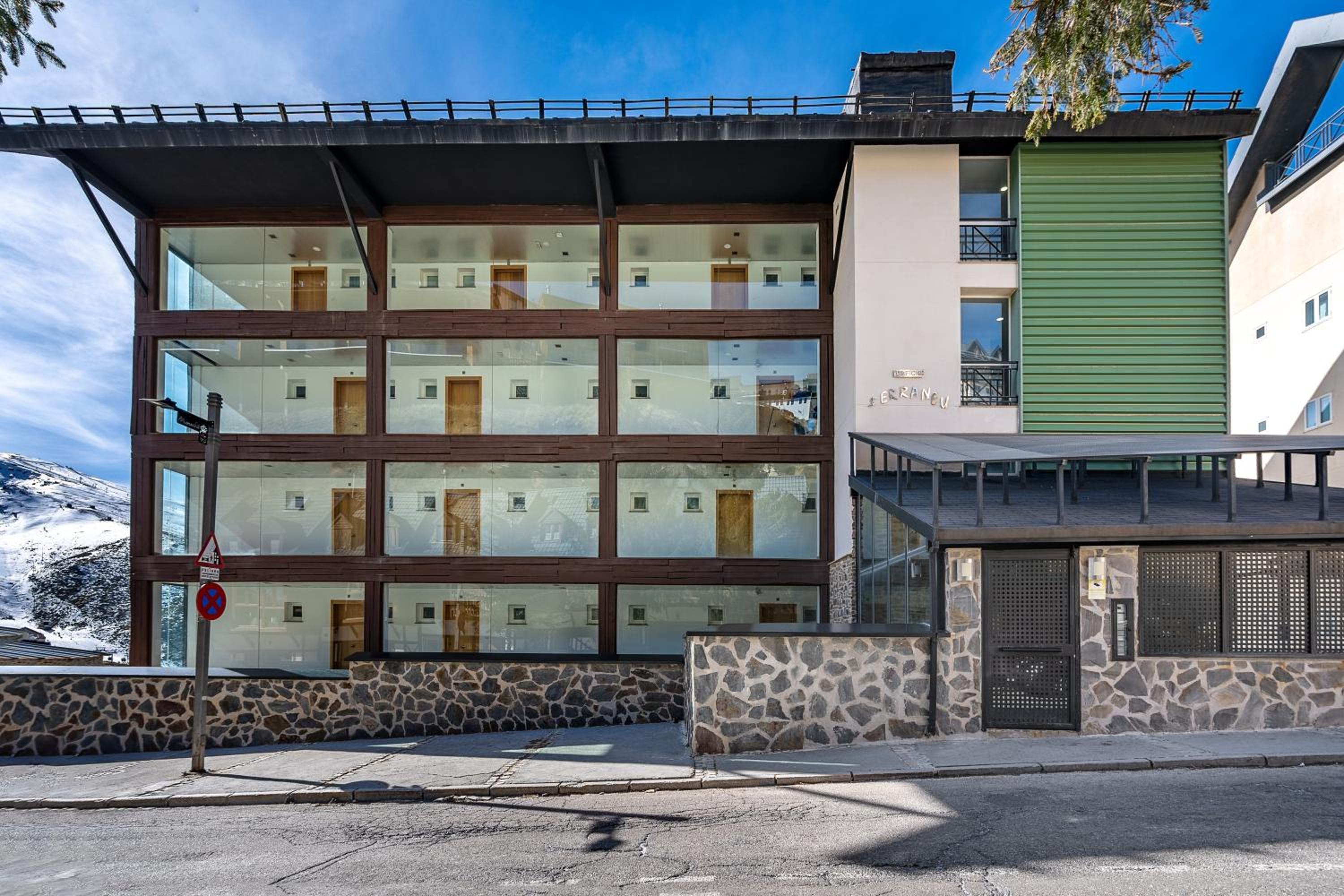 Edif Serraneu Estudio photo 3