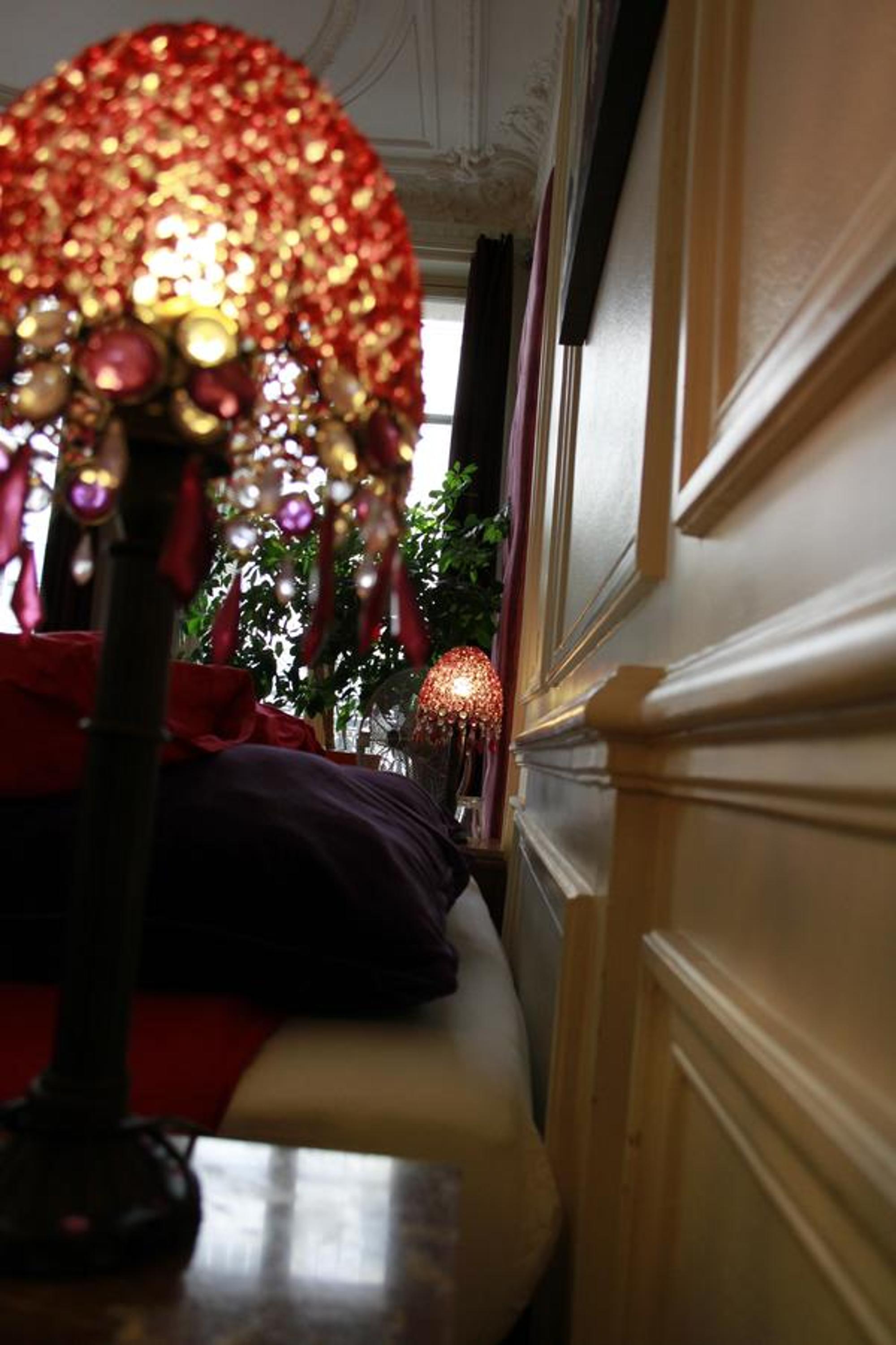 A Room In Paris