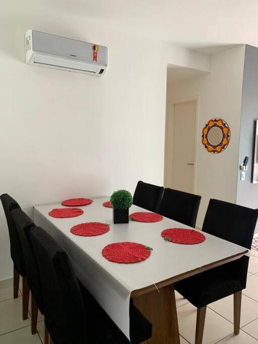 Apartamento Enseada Villa Di Fiori com piscina