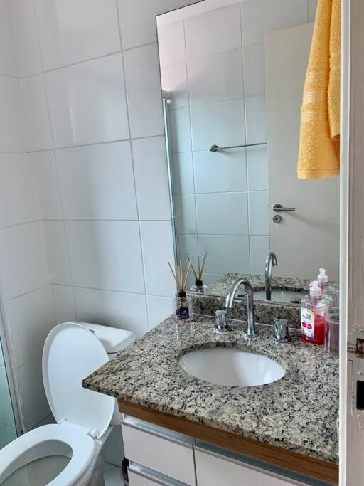 Apartamento Enseada Villa Di Fiori com piscina