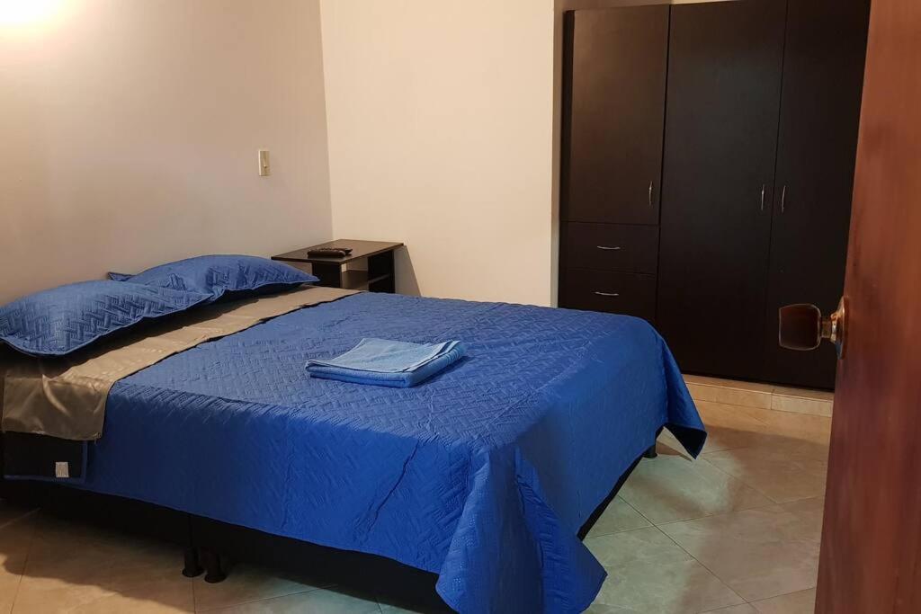Amazing one bedroom apartment near the Airport !