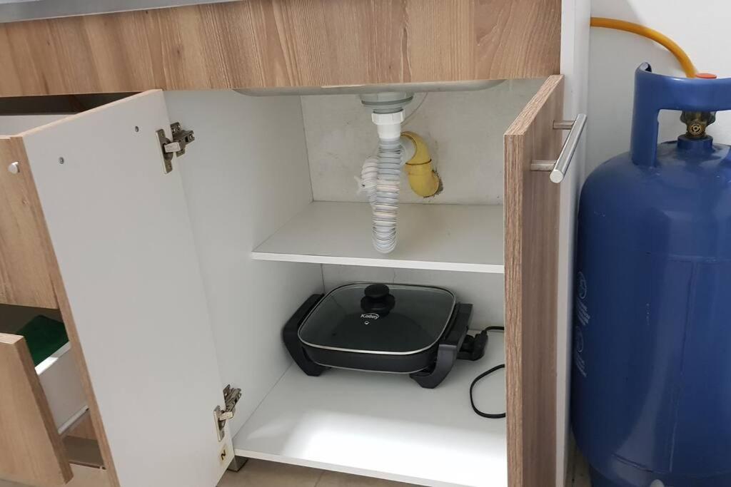 Amazing one bedroom apartment near the Airport !