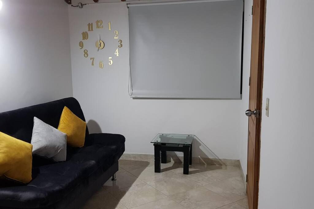 Amazing one bedroom apartment near the Airport !