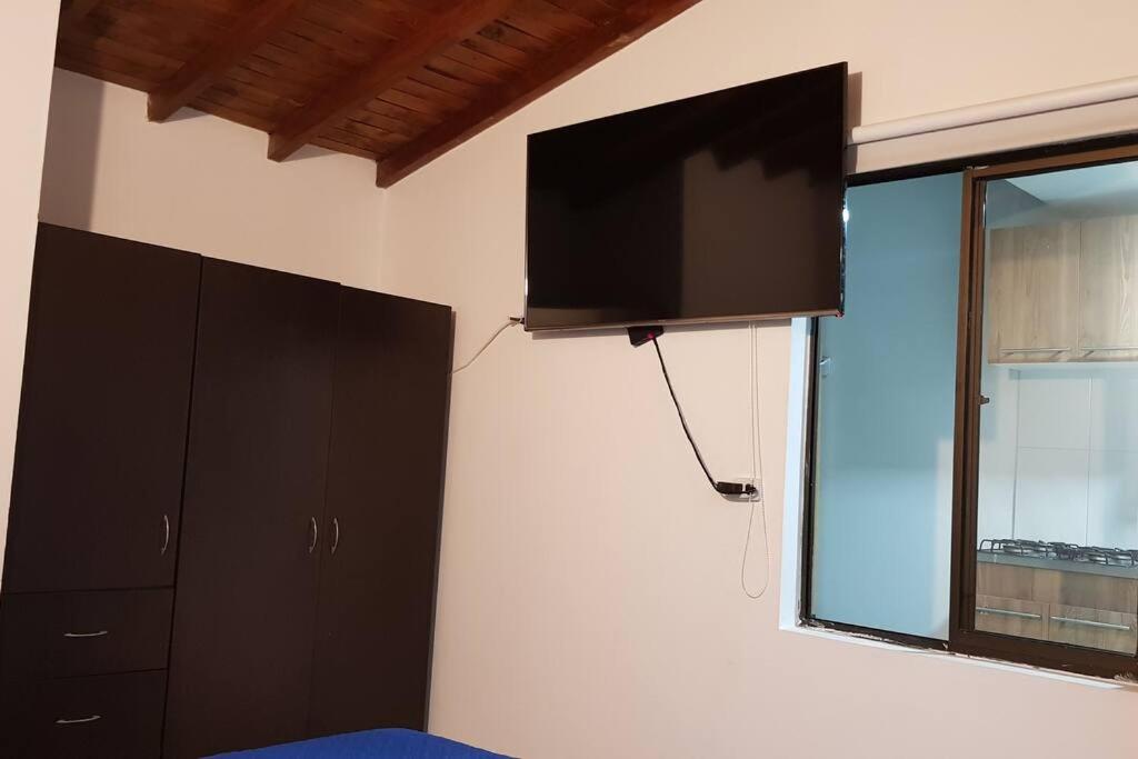 Amazing one bedroom apartment near the Airport !