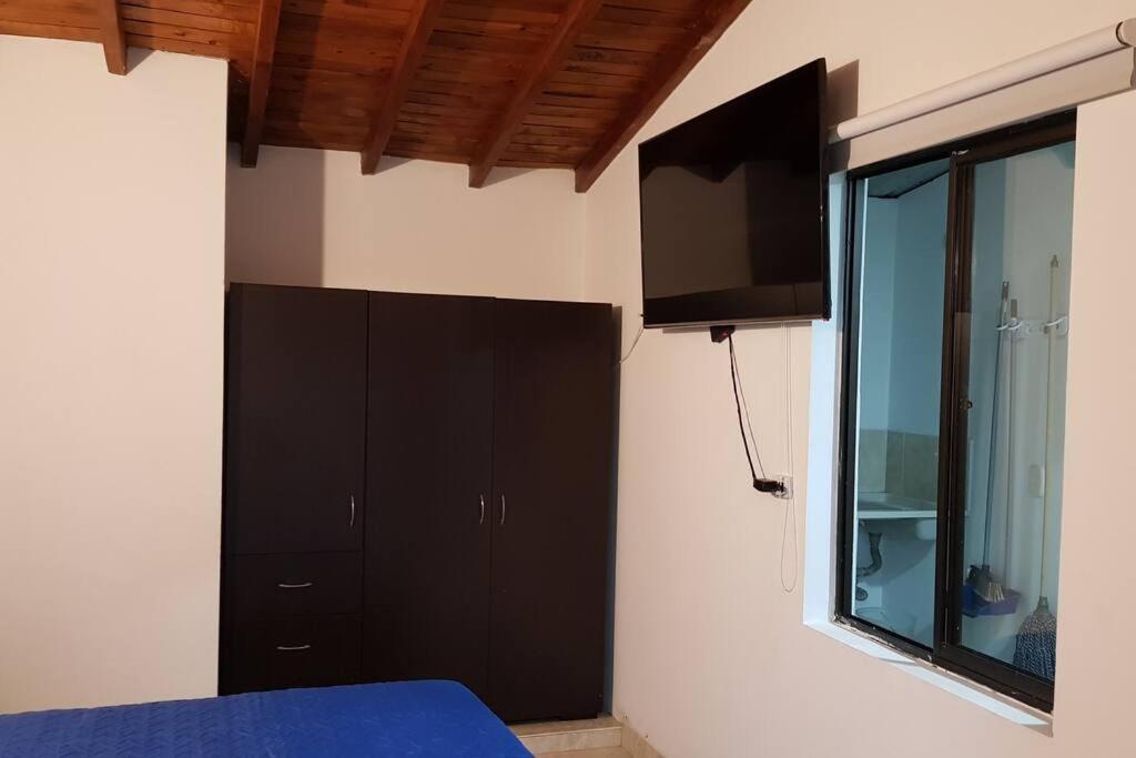 Amazing one bedroom apartment near the Airport !