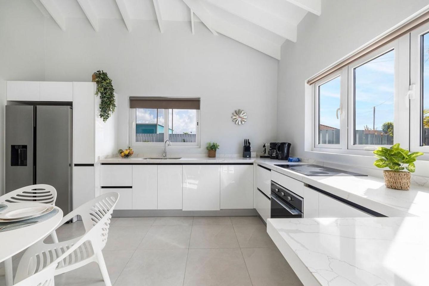 New modern 3BDR/2BA Private Pool
