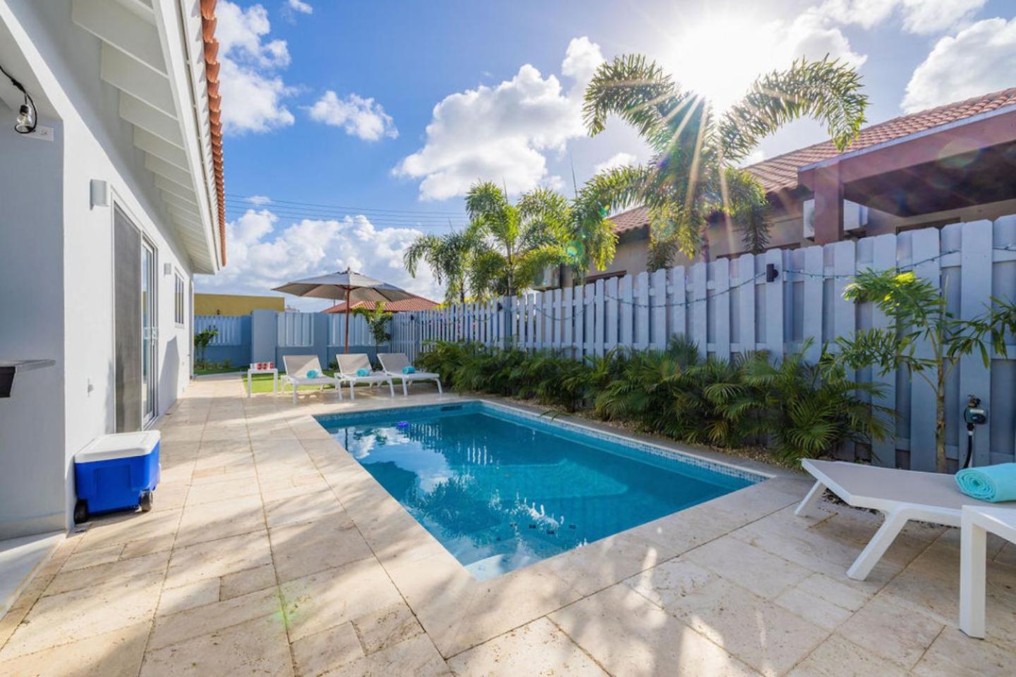 New modern 3BDR/2BA Private Pool