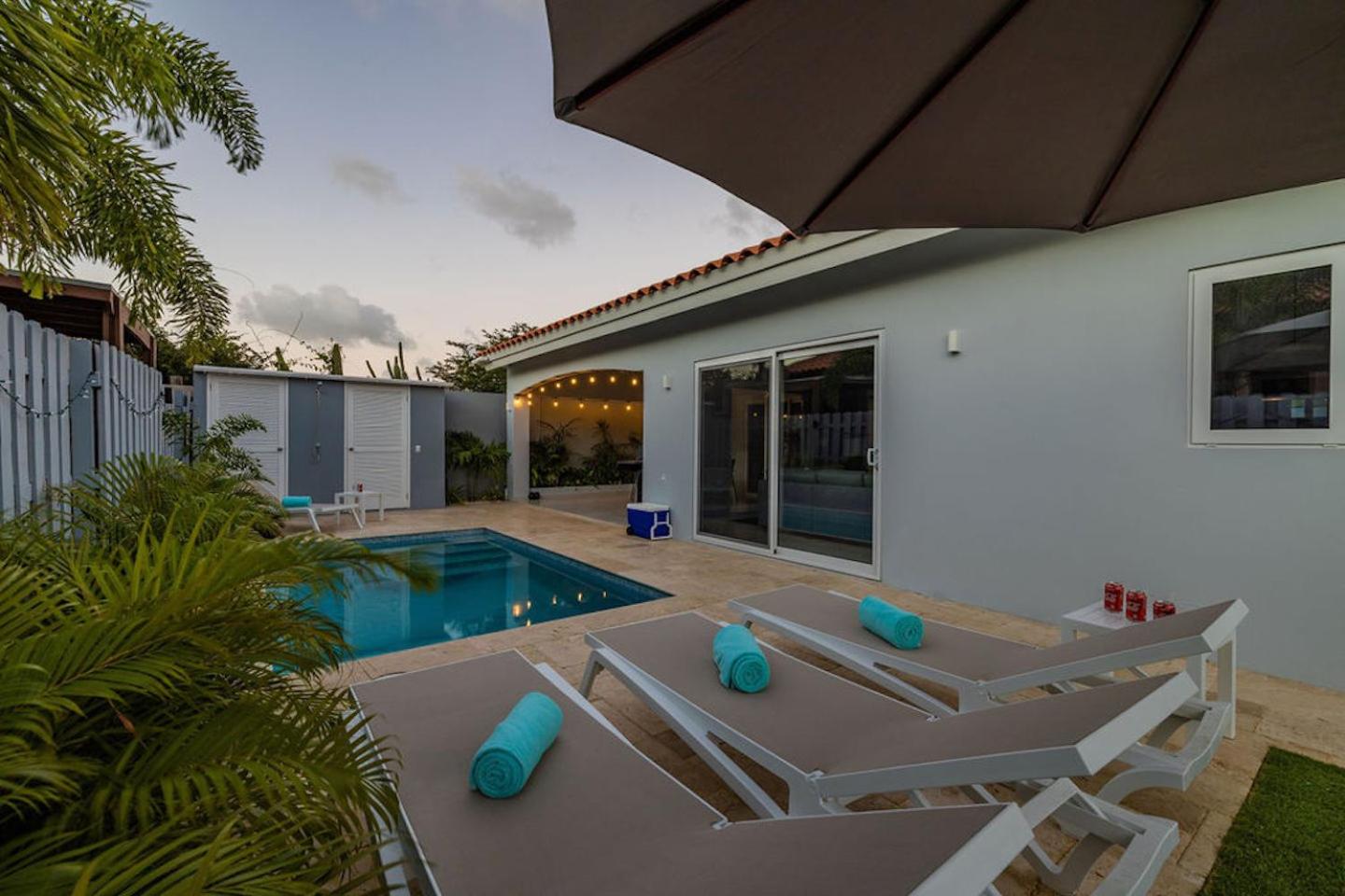 New modern 3BDR/2BA Private Pool