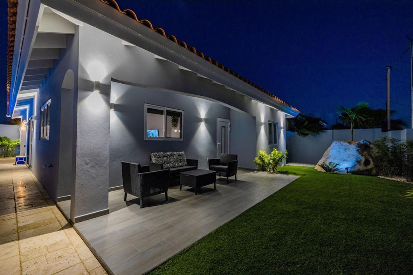 New modern 3BDR/2BA Private Pool