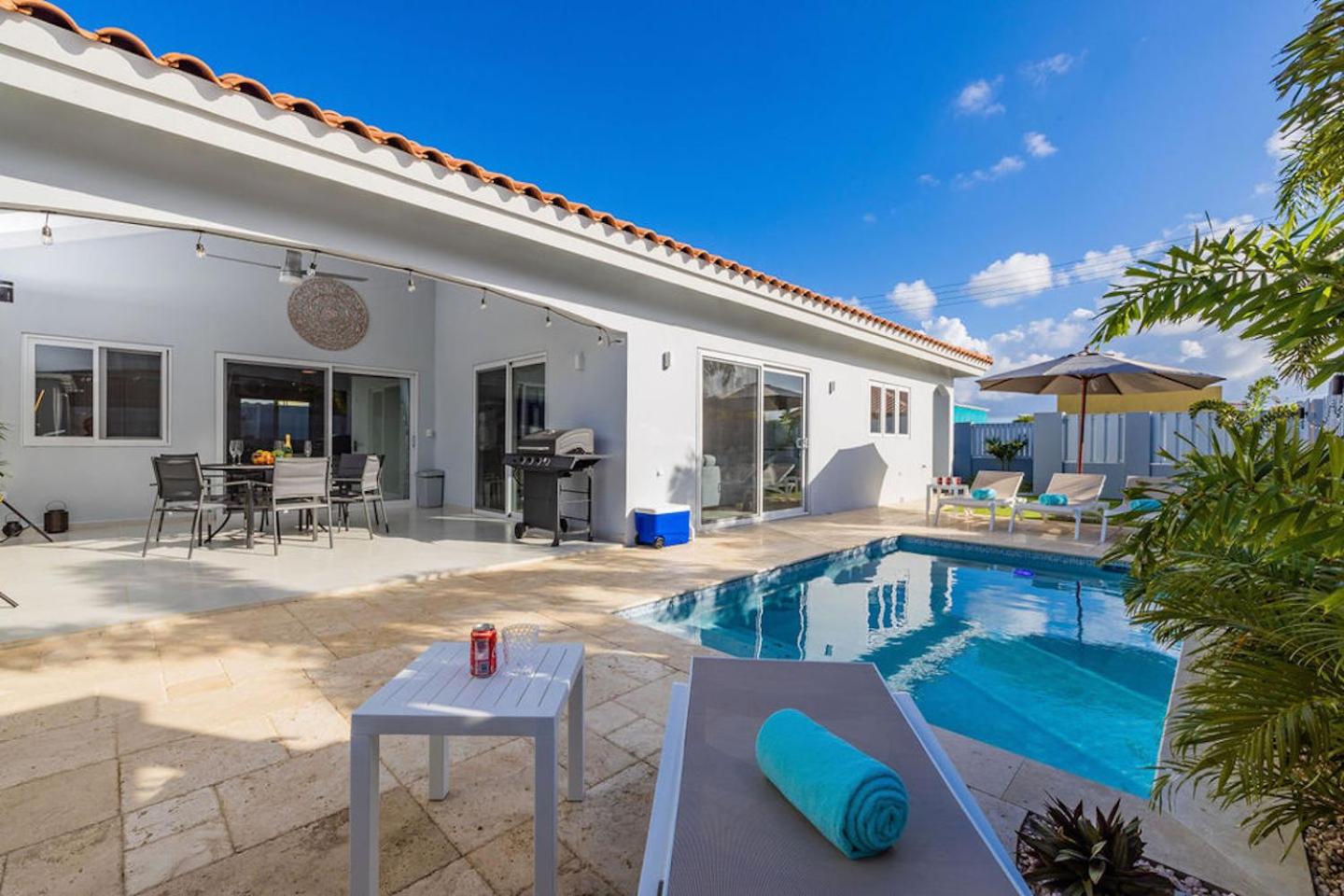 New modern 3BDR/2BA Private Pool