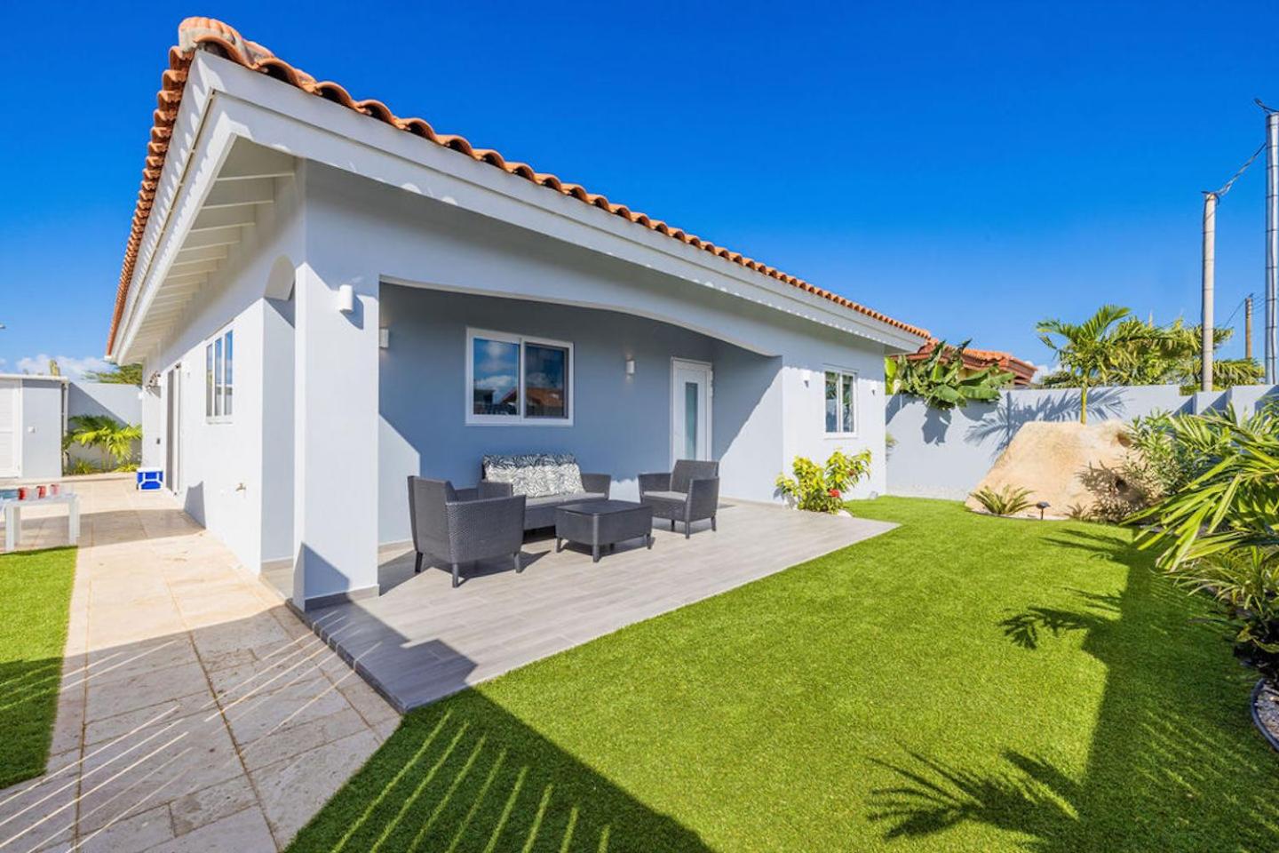 New modern 3BDR/2BA Private Pool