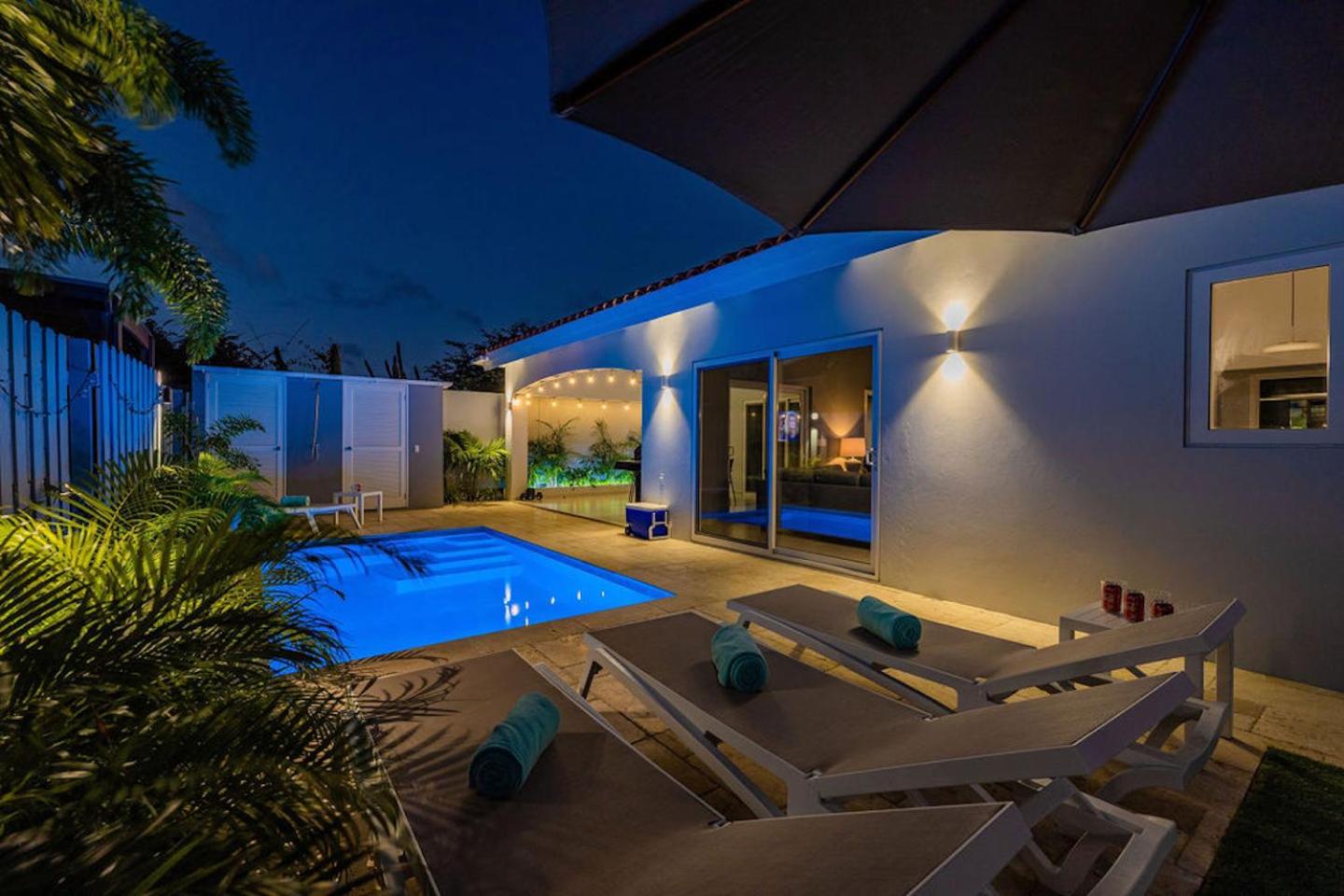 New modern 3BDR/2BA Private Pool