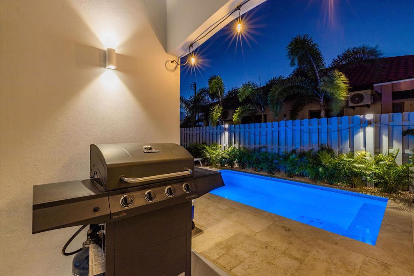 New modern 3BDR/2BA Private Pool