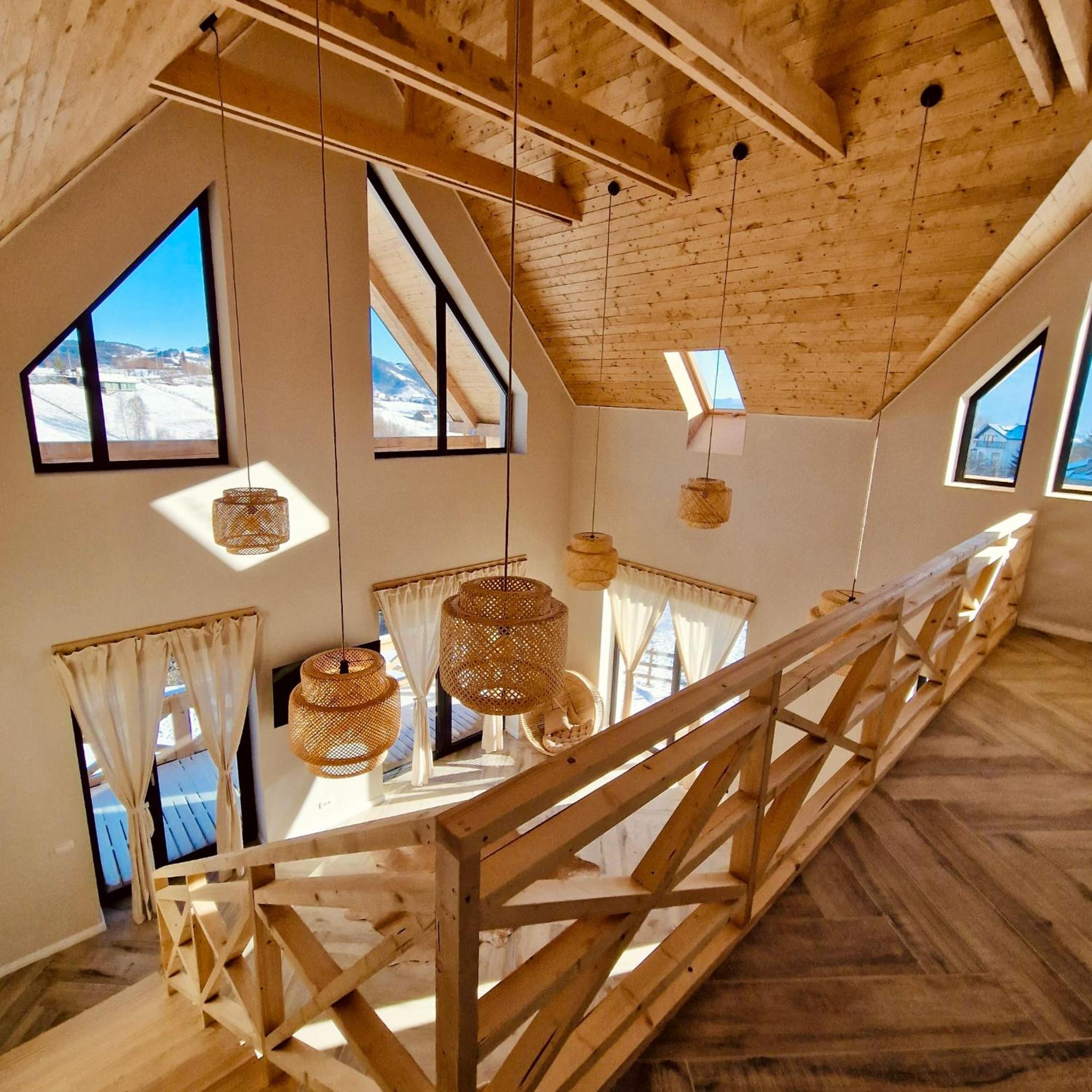 Casa Ido sat Pestera Moieciu view 2