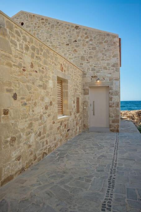 Hippocampo Waterfront Villa
