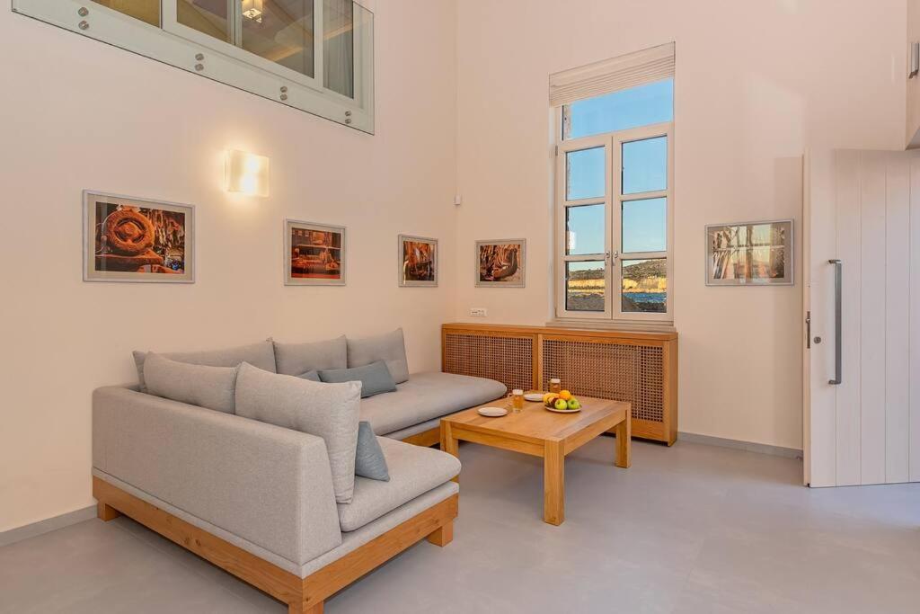 Hippocampo Waterfront Villa