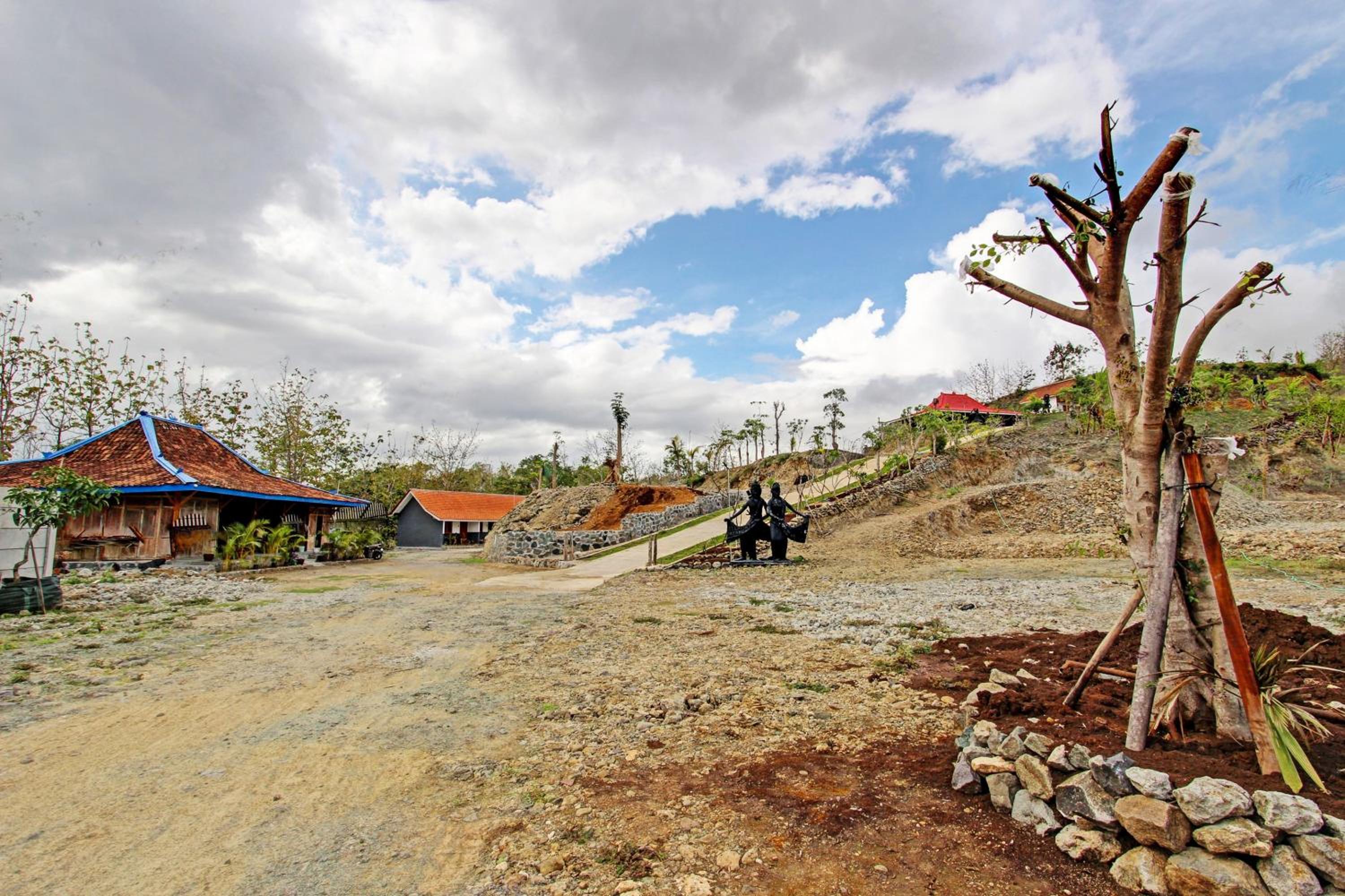 Capital O 93449 The Boekit Song Putri Resort