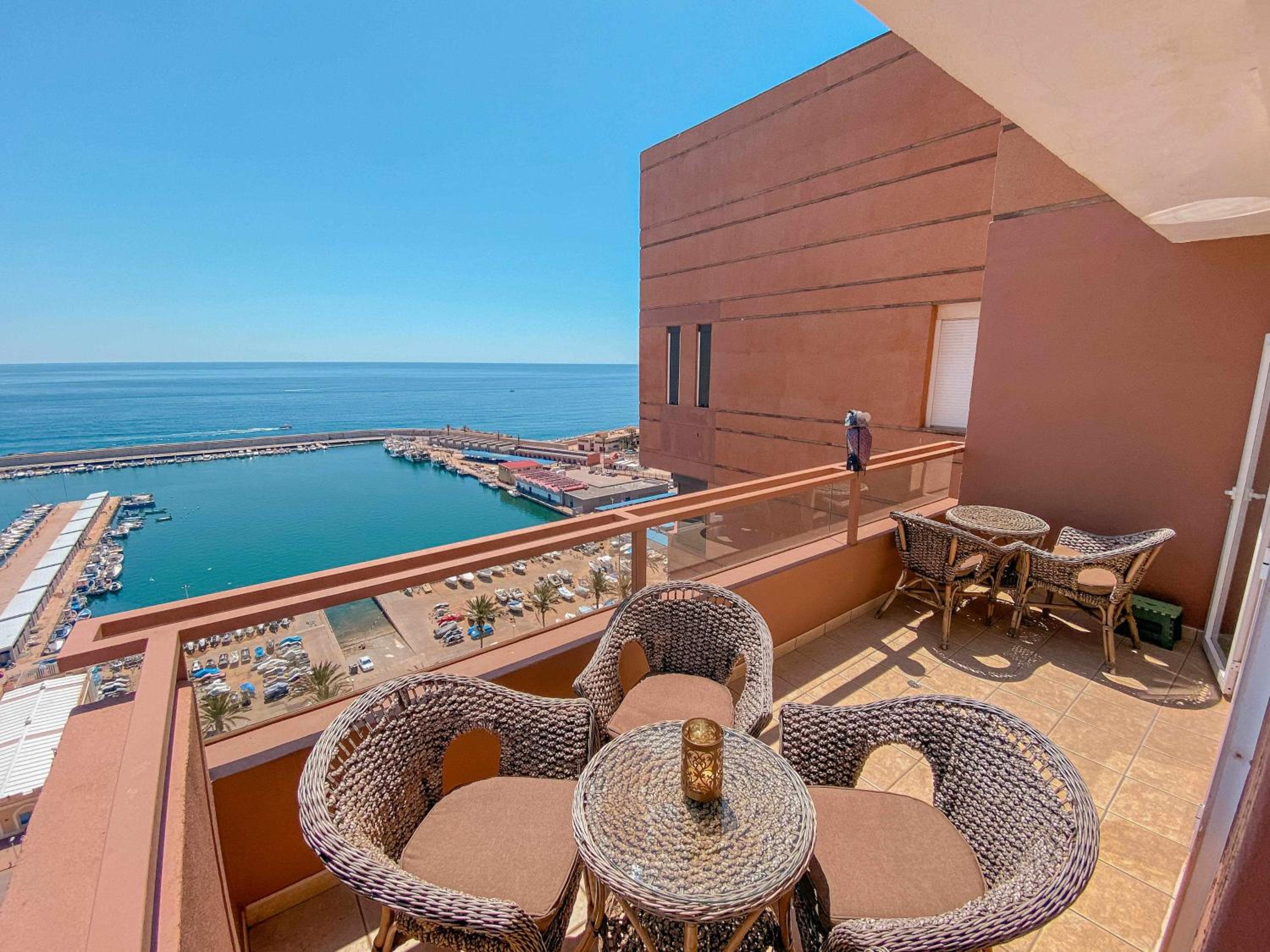 Ático con Piscina Privada y Vistas al Mar photo 3