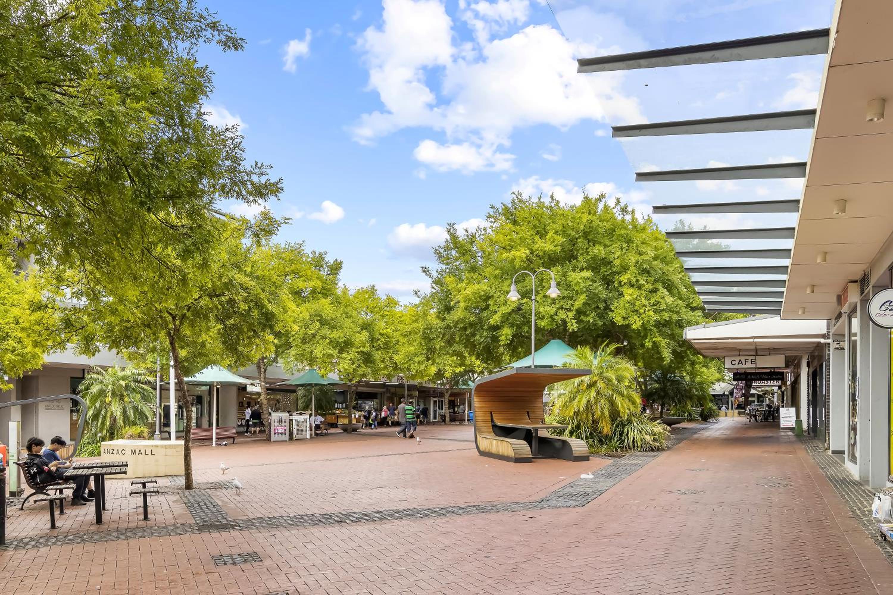 NEW 2 Bedroom APT in Heart of Campsie