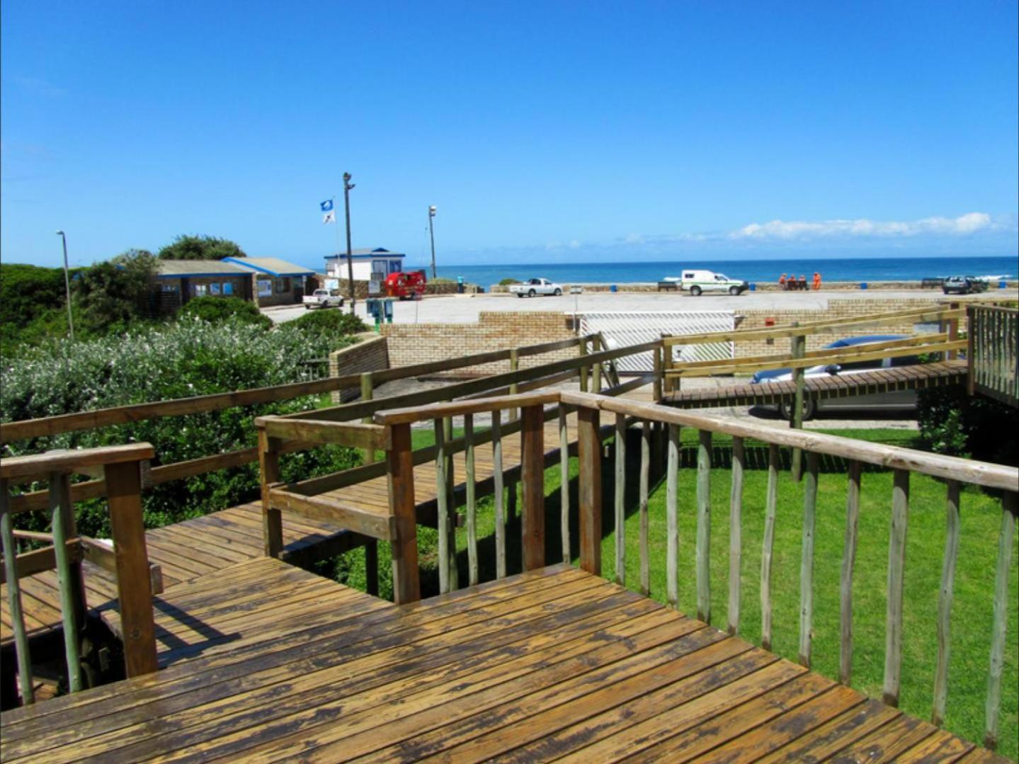 Kelly's Beachfront Apartments view 4