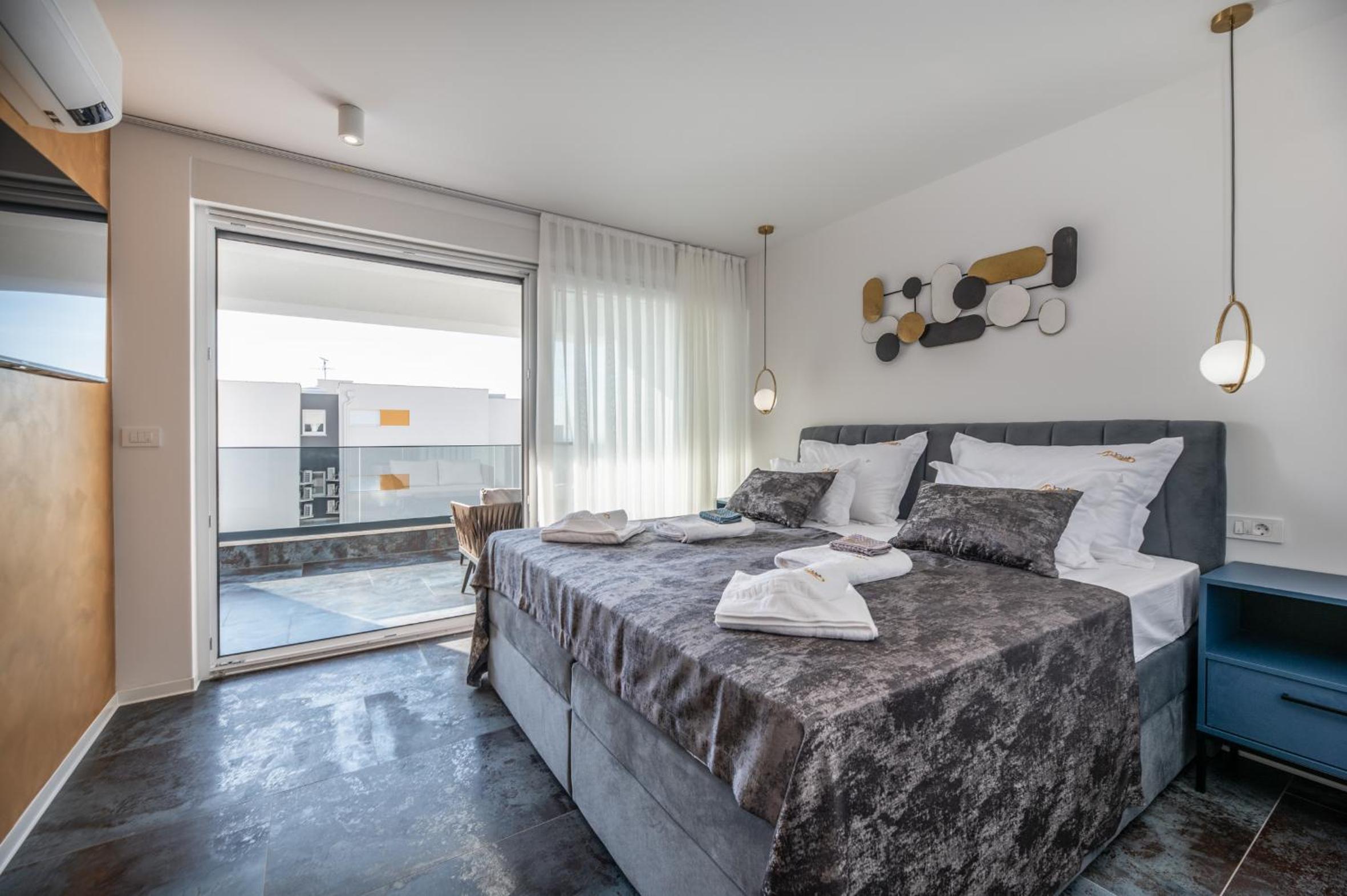 Luxury Villas Travera view 5