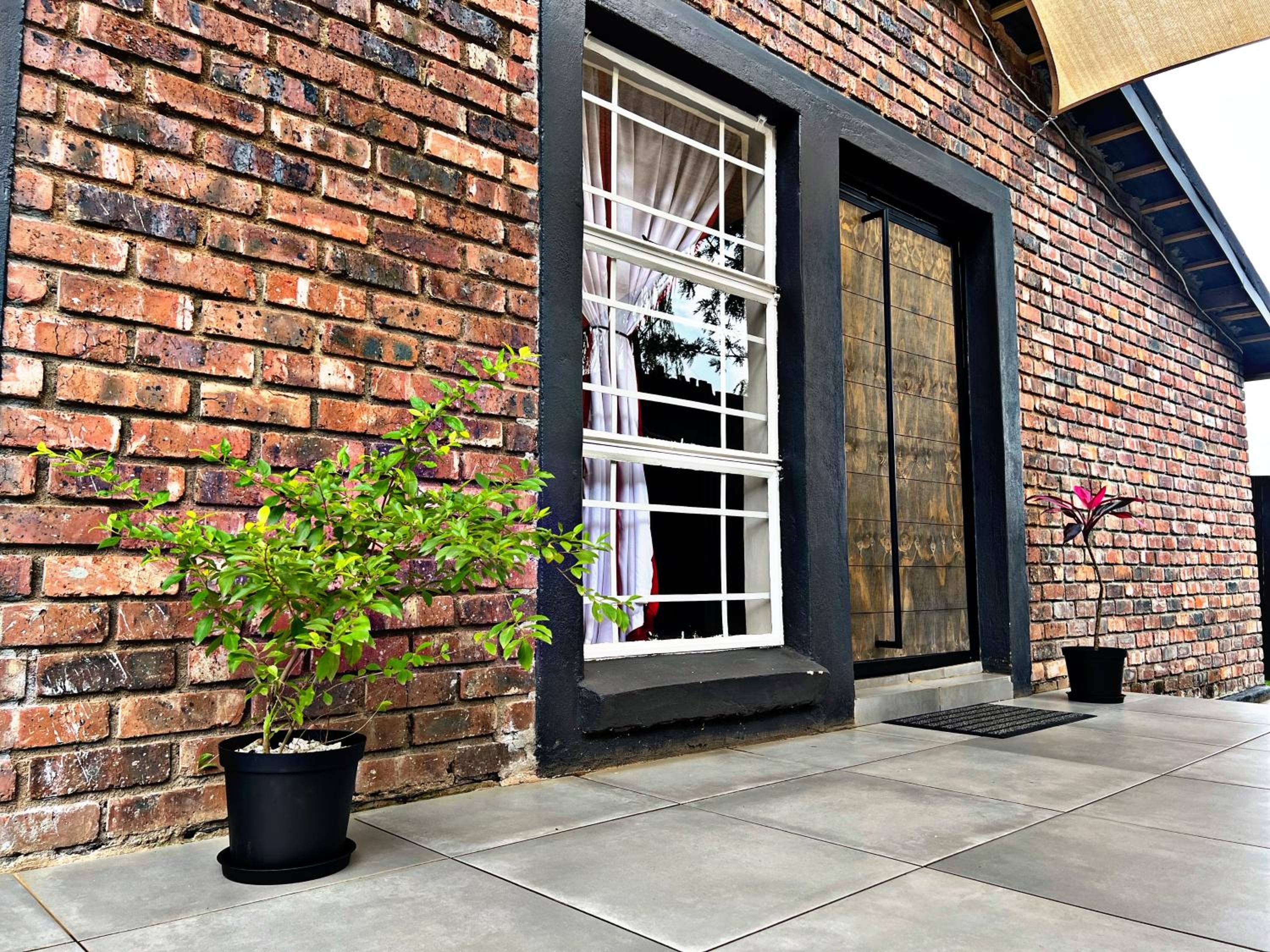 Lincoln Moon Guesthouse view 3