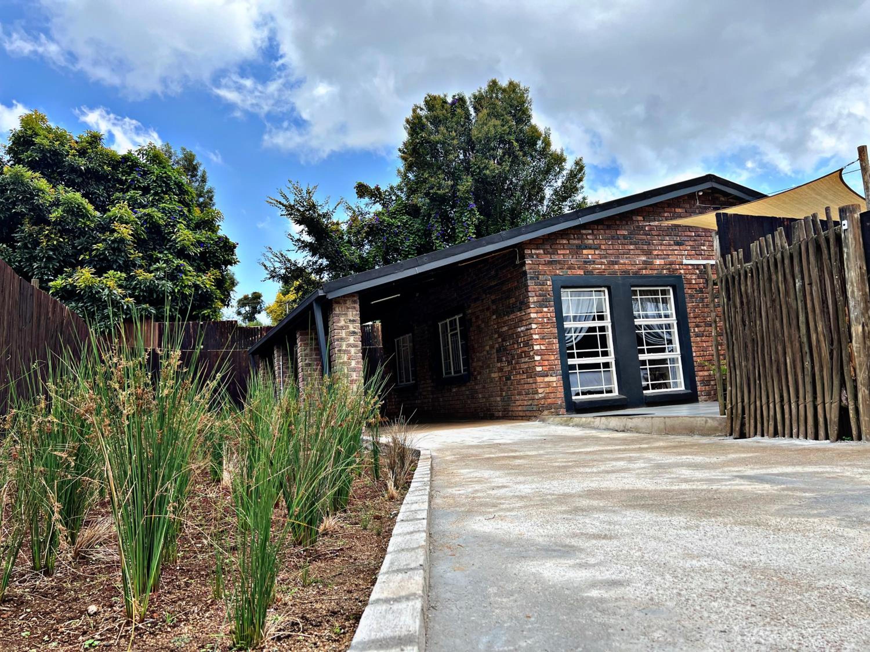 Lincoln Moon Guesthouse