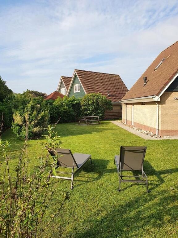 Vakantiehuis bij strand Julianadorp, afgesloten tuin & hond welkom view 3