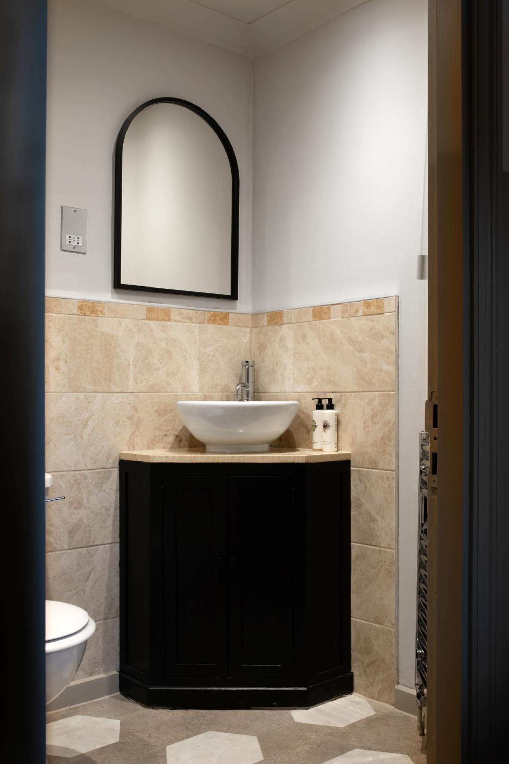 Guildford Vacations - Worplesdon Place Hotel - Property Image 53