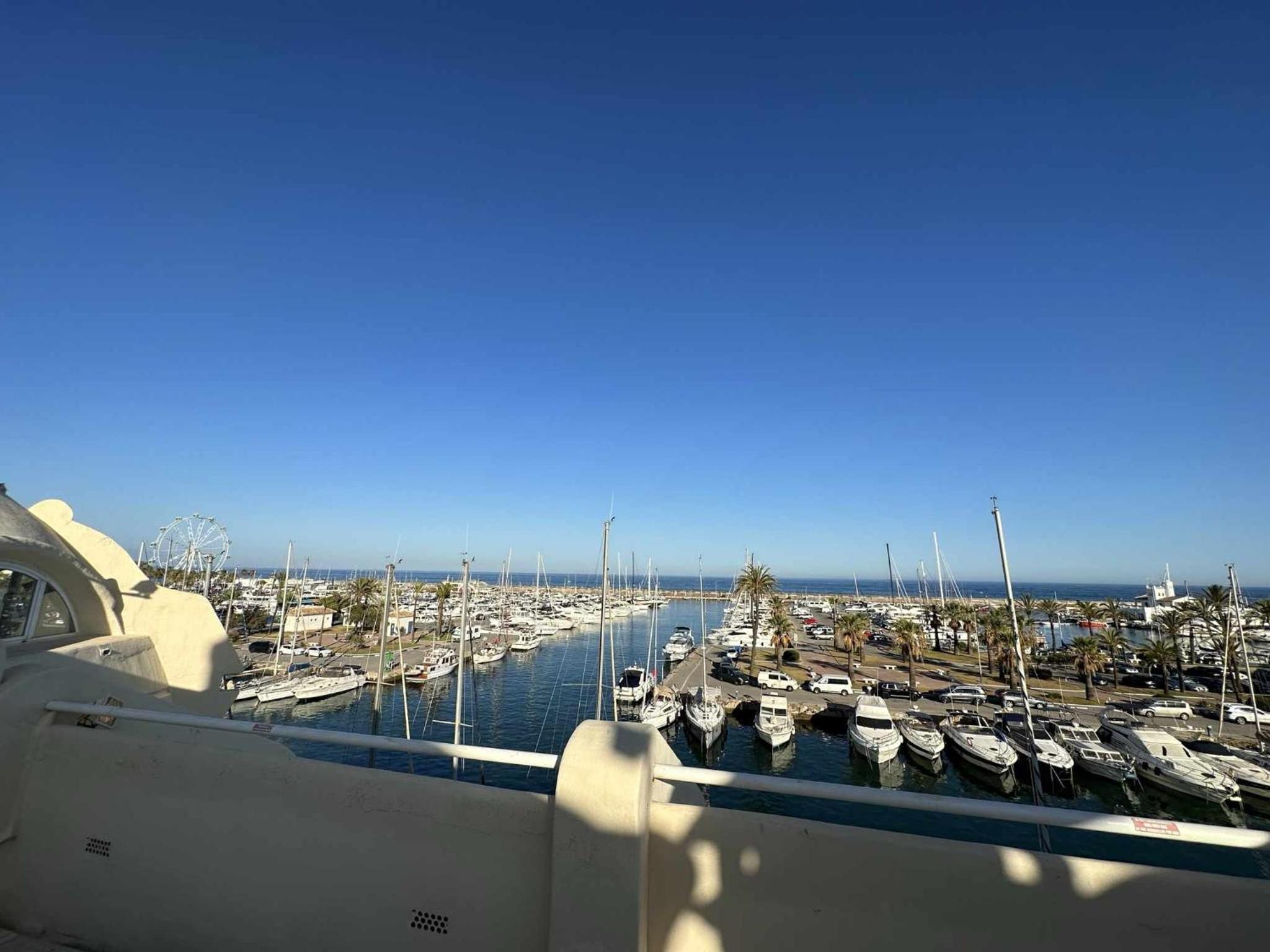 Nice Apartament in Puerto Marina