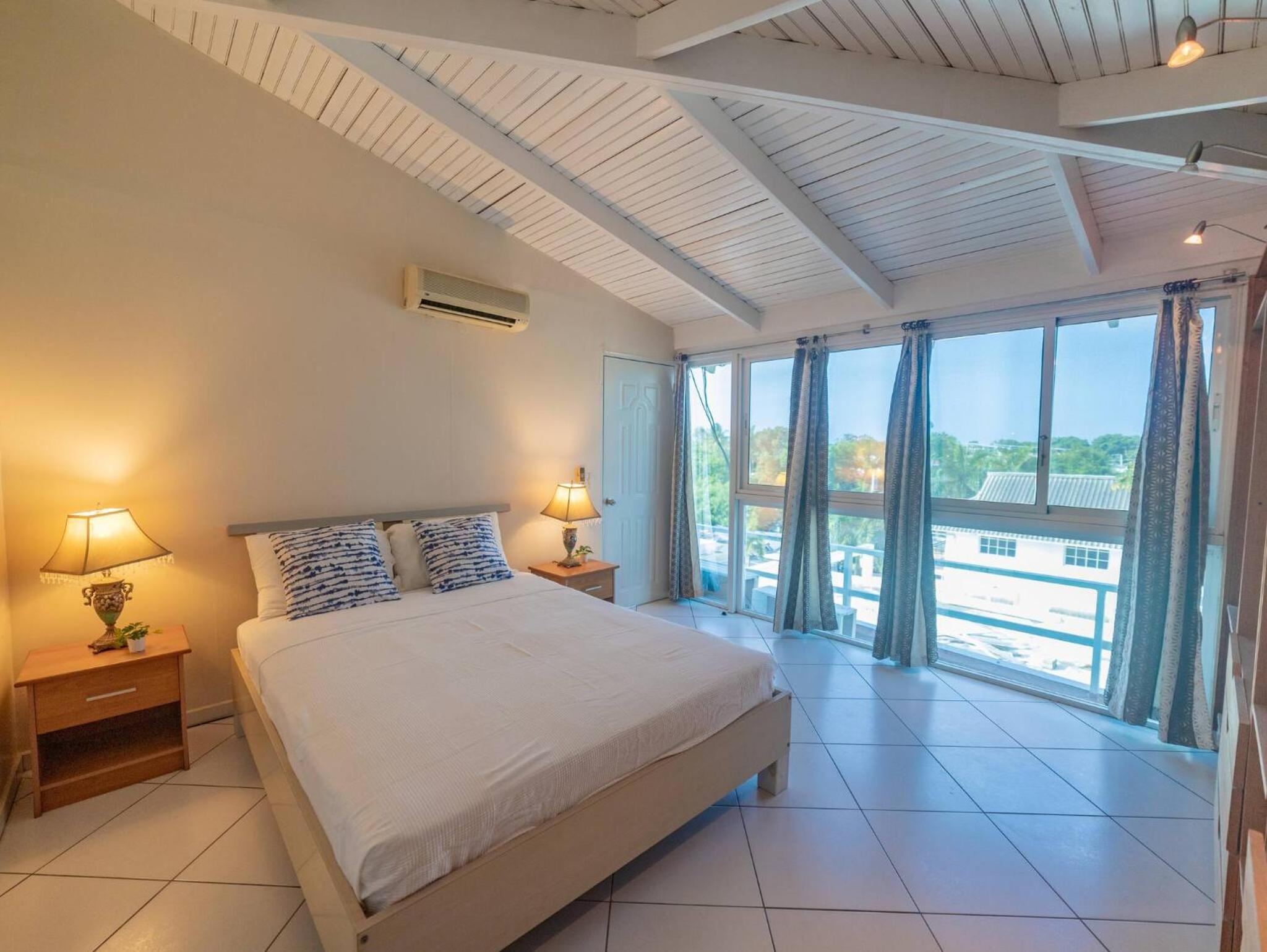 3BR Luxury Penthouse, 300m From Beach view 4