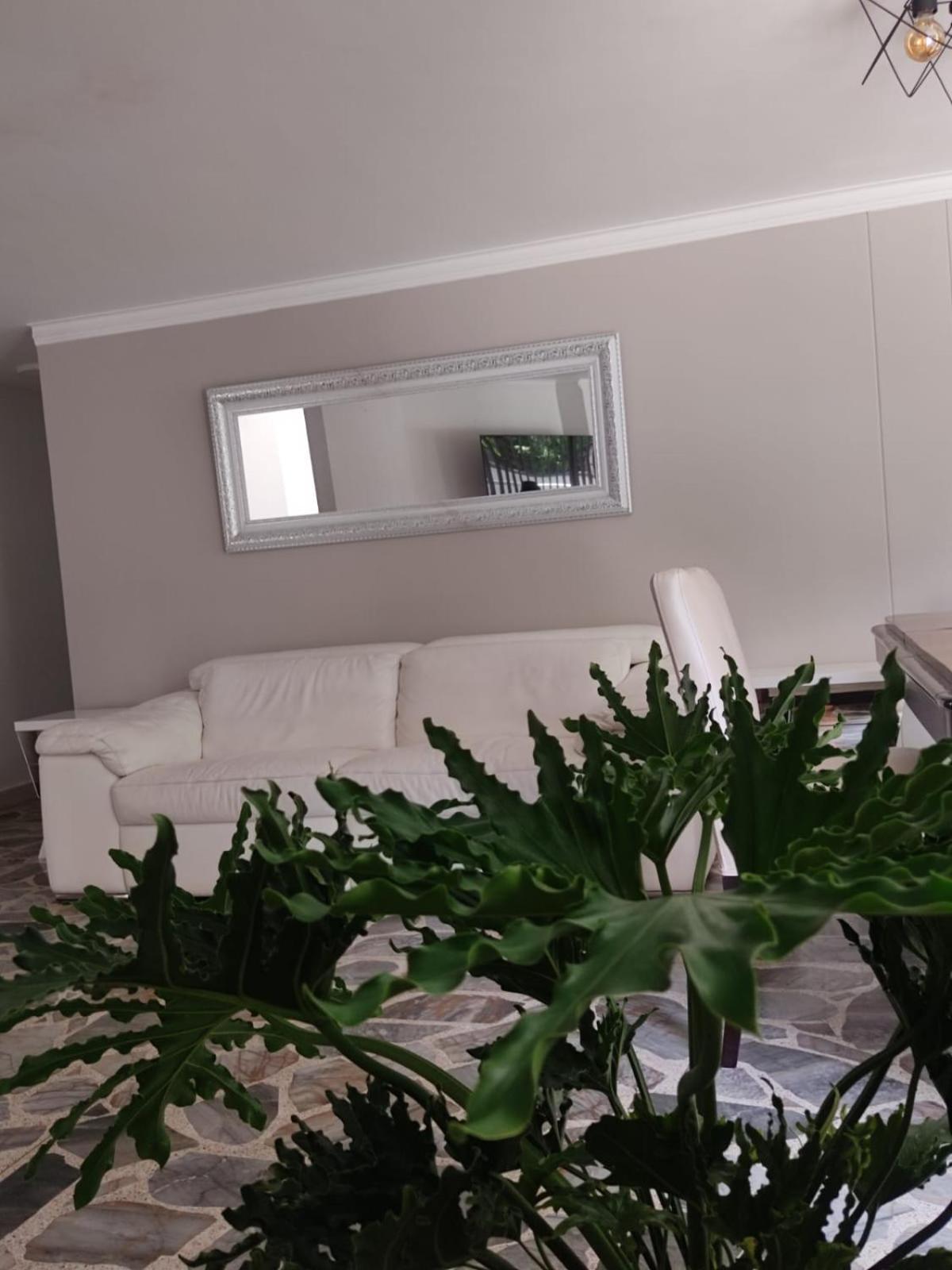 El Poblado, La Frontera (Apartamentos)
