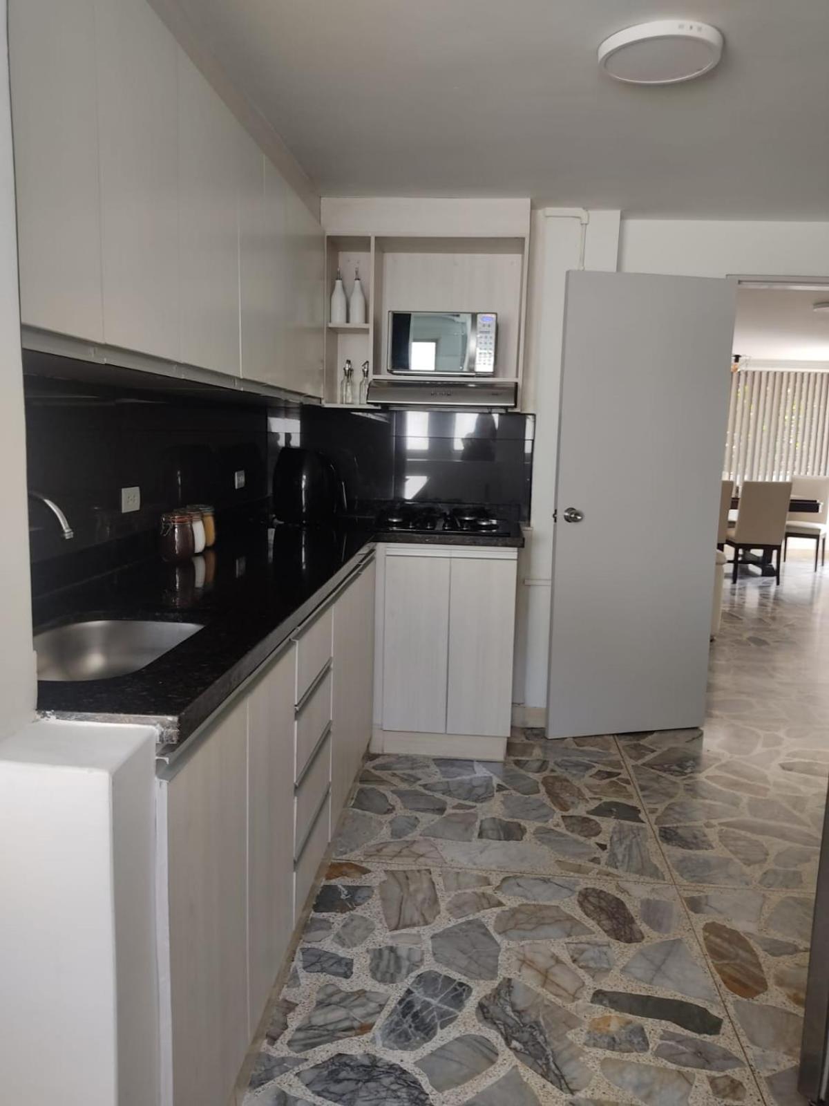 El Poblado, La Frontera (Apartamentos)