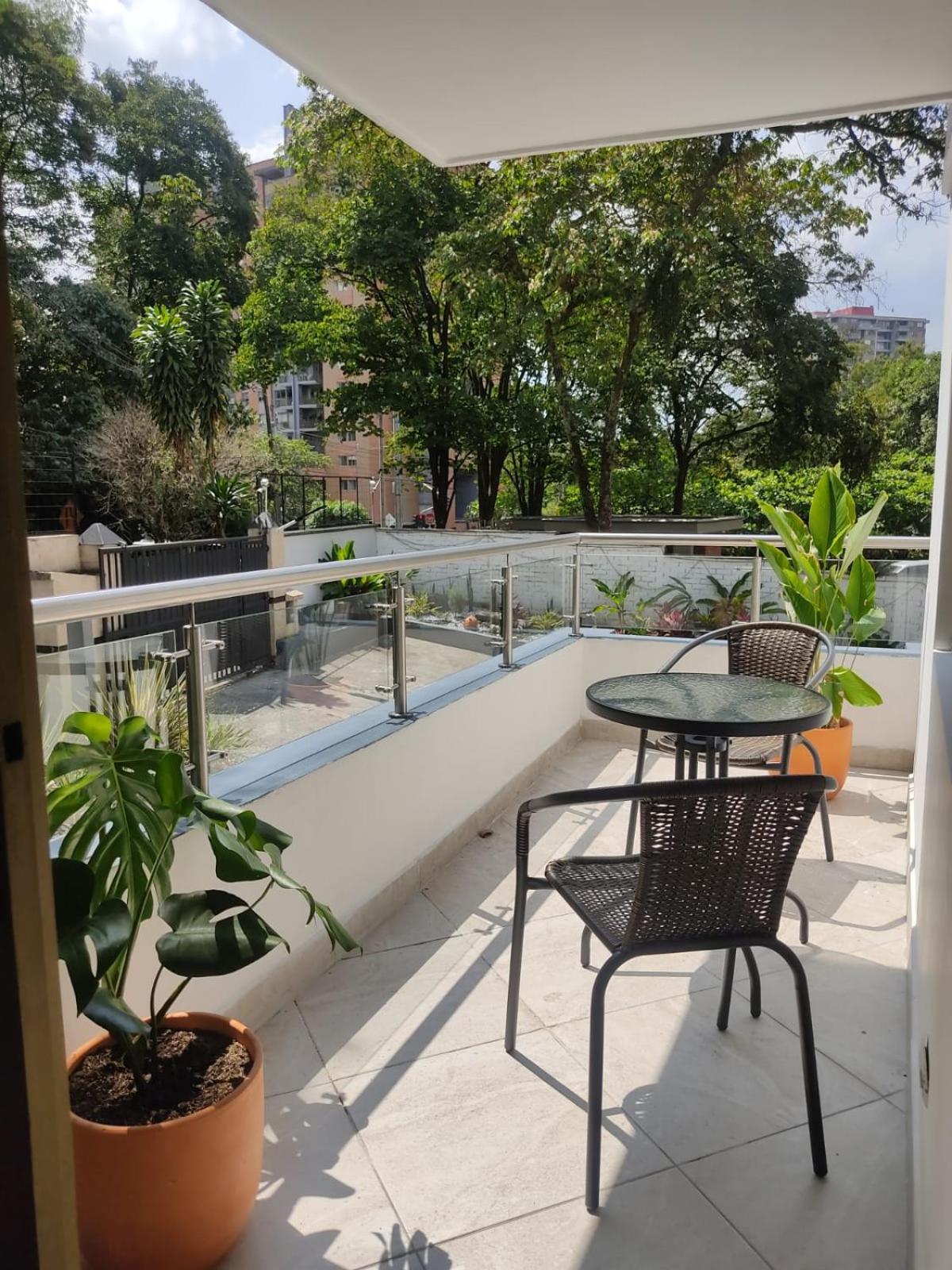 El Poblado, La Frontera (Apartamentos)