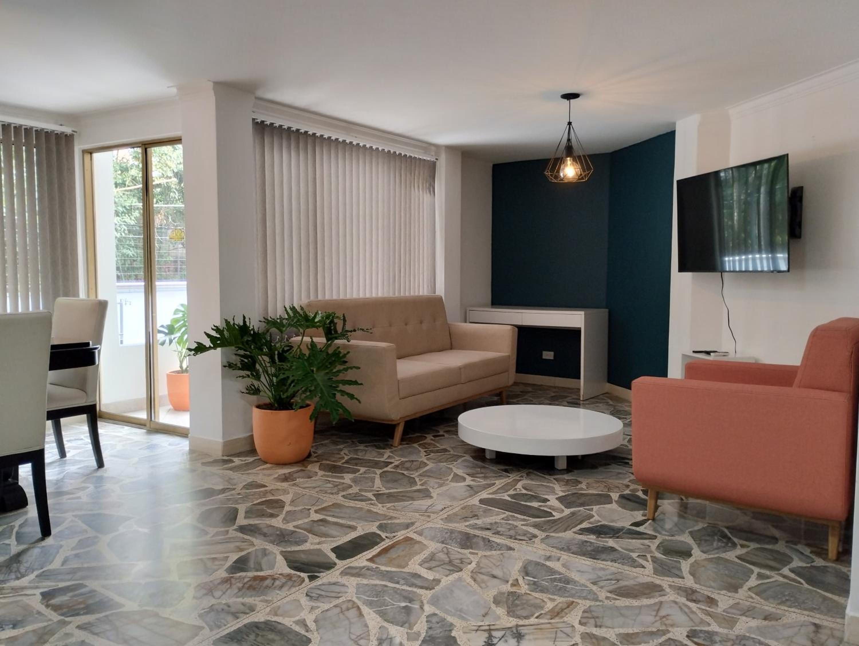 El Poblado, La Frontera (Apartamentos)