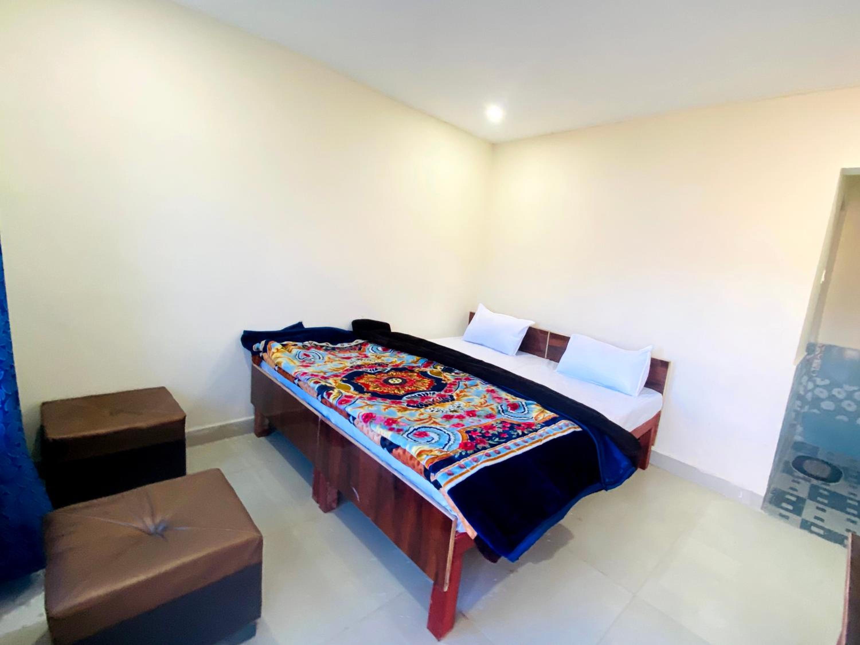 mountain homestay auli badrinath view 4