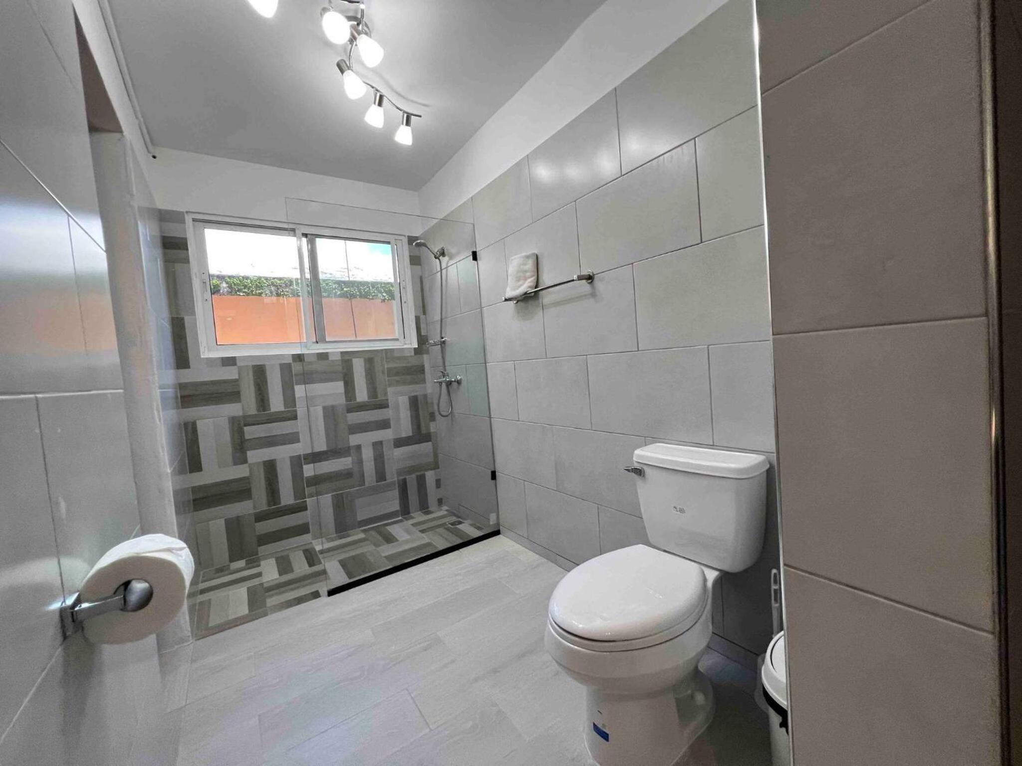 2BR Luxury Apartment in Heart Of Nightlife Area view 5