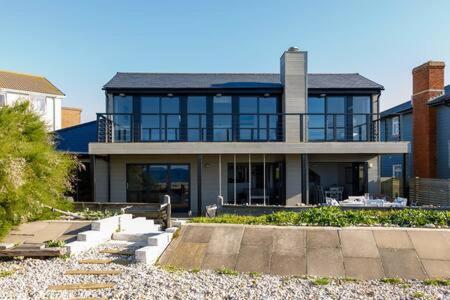 Luxury Seafront Family Home - Indoor Pool