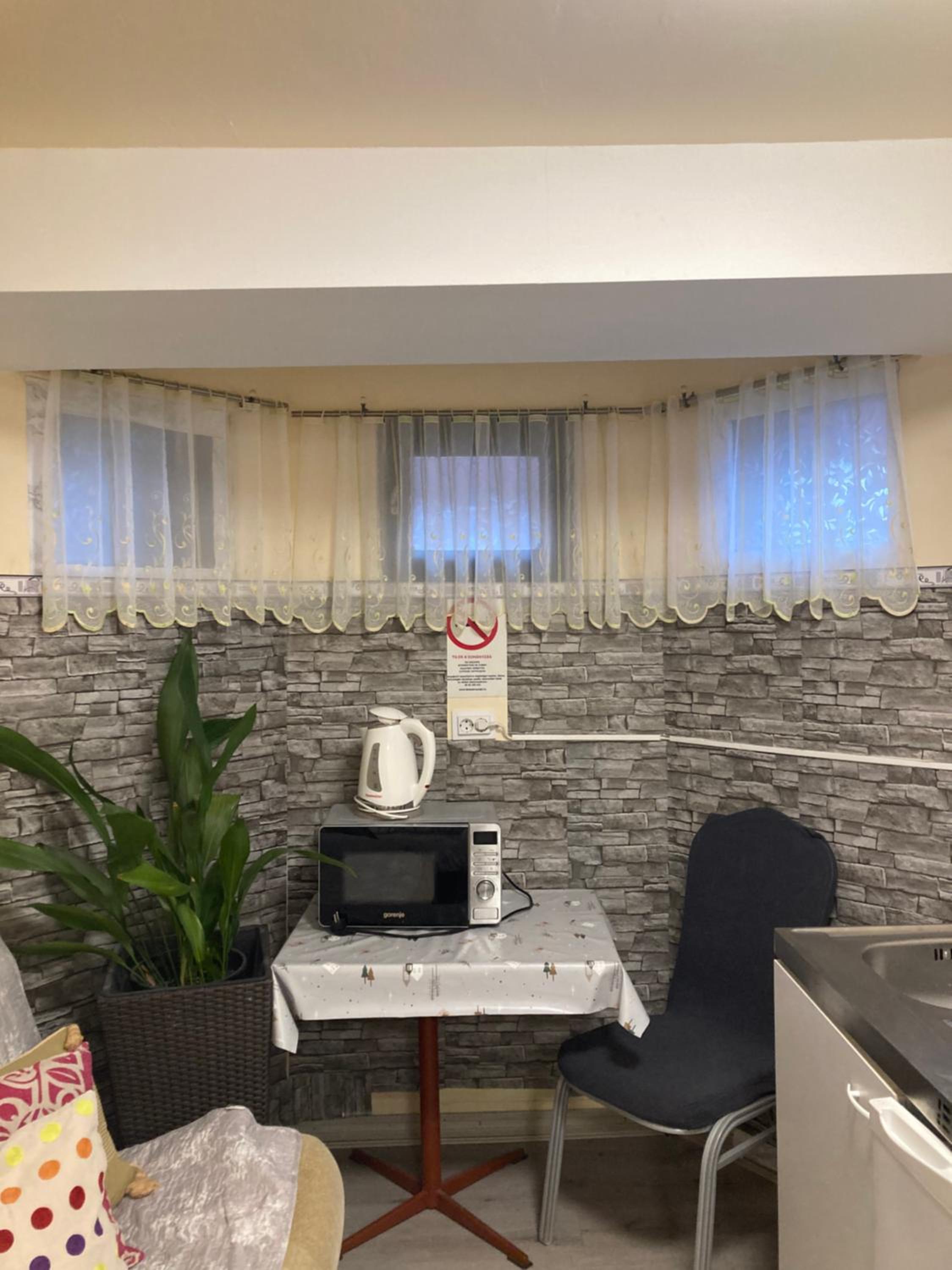 Green Lake Budapest Airport Apartments view 3