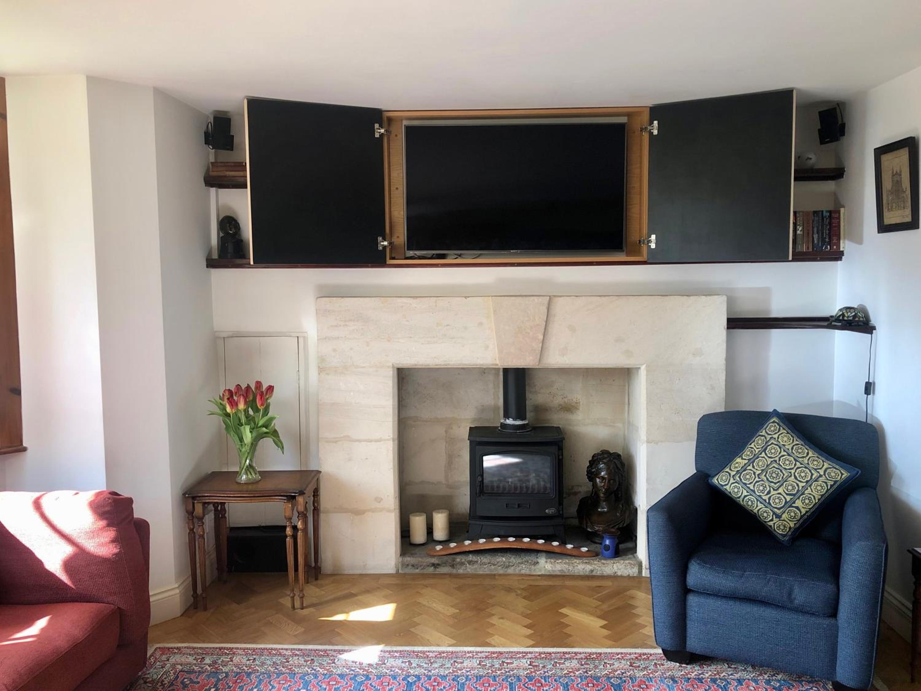 Luxury one bed garden flat-private parking view 3