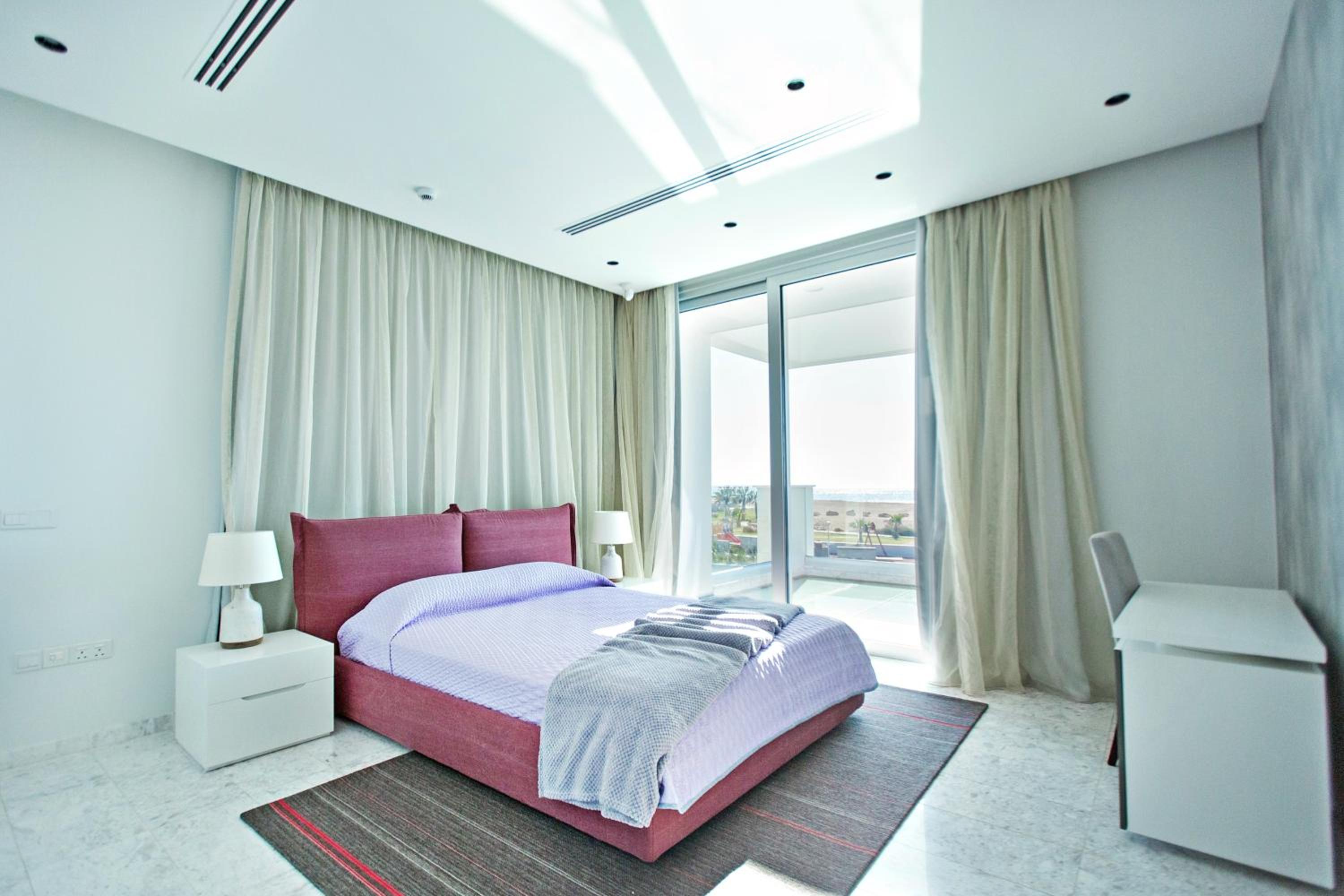 Beachfront Luxury Villa Glory
