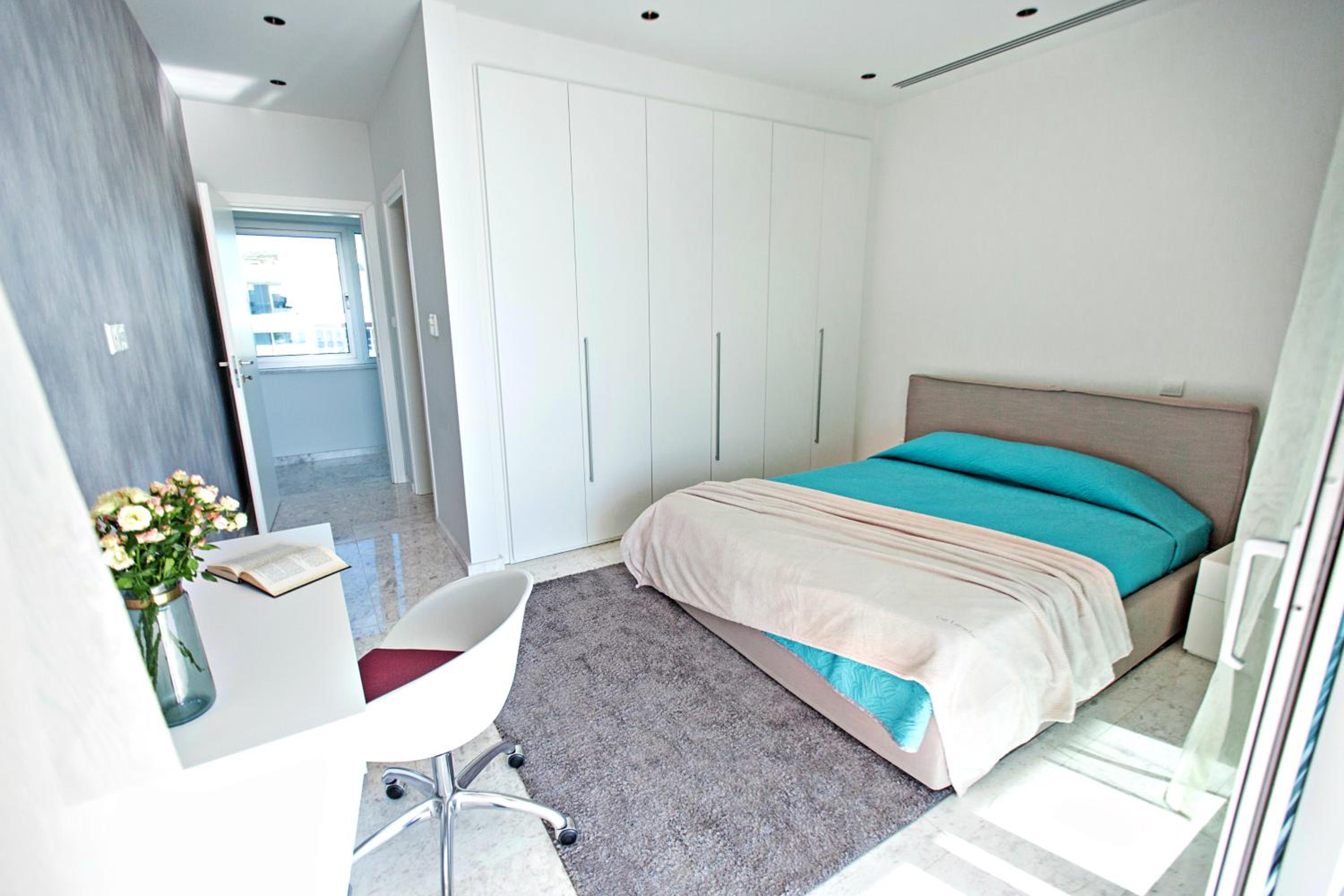 Beachfront Luxury Villa Glory