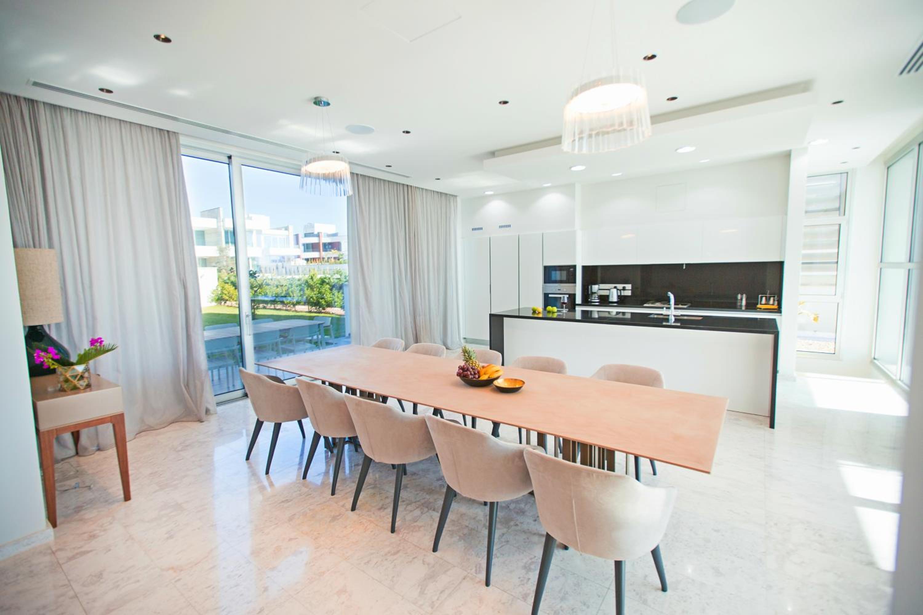 Beachfront Luxury Villa Glory