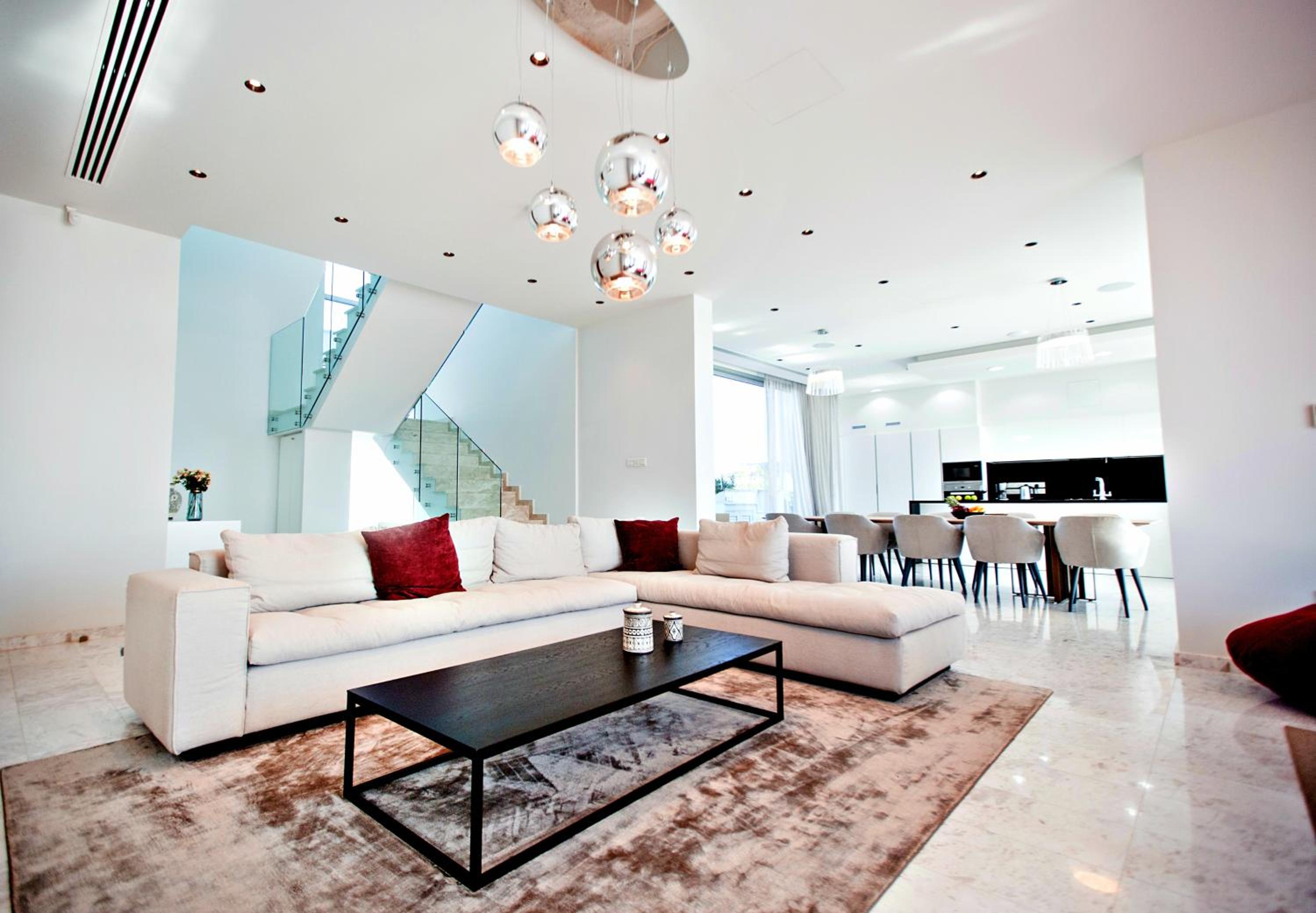Beachfront Luxury Villa Glory