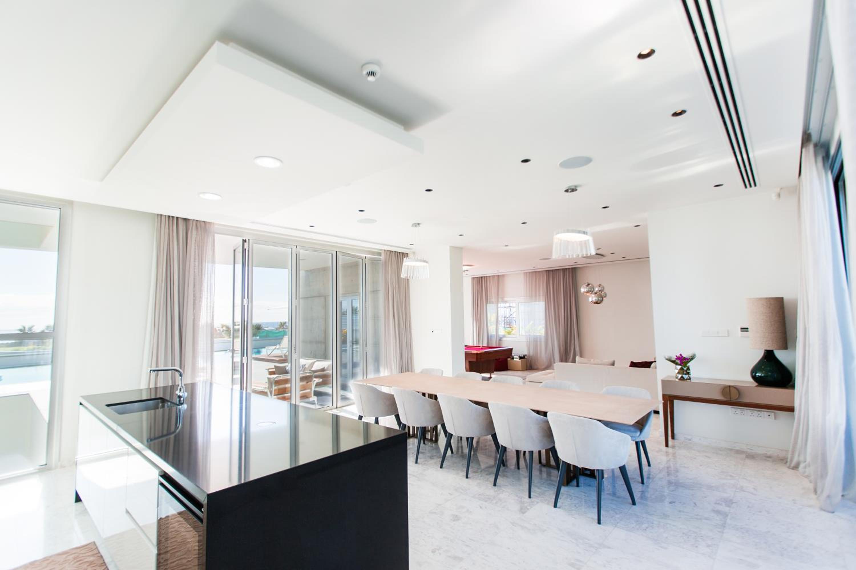 Beachfront Luxury Villa Glory