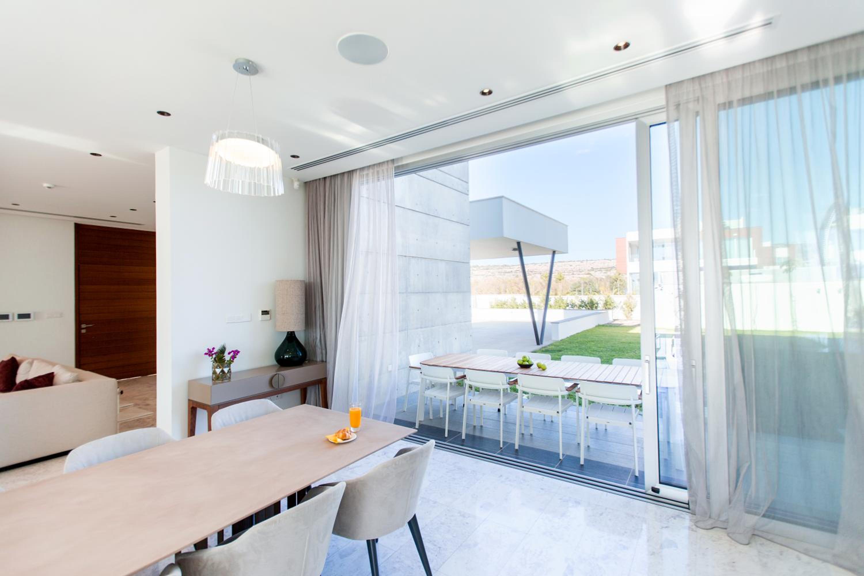 Beachfront Luxury Villa Glory