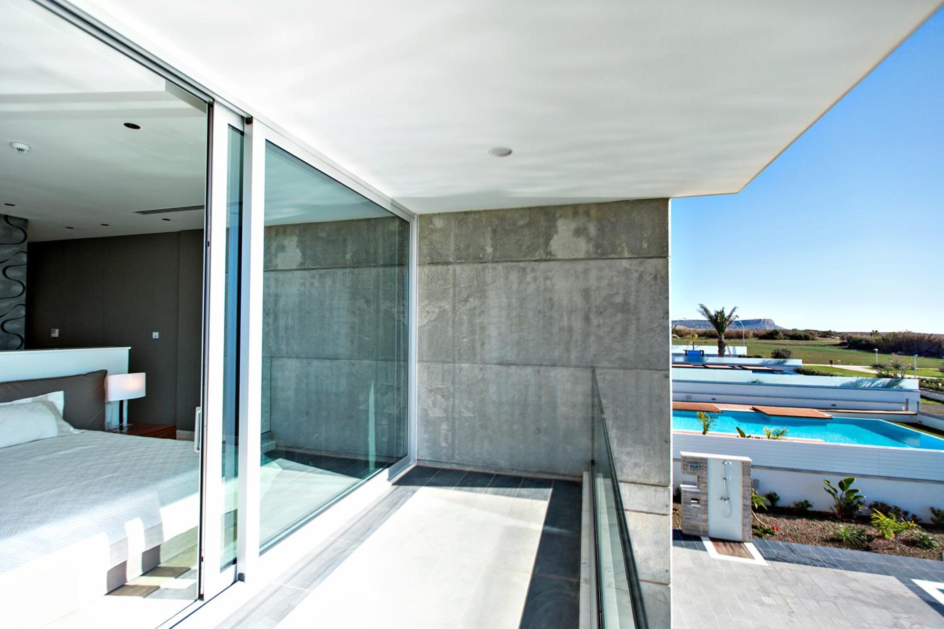 Beachfront Luxury Villa Glory
