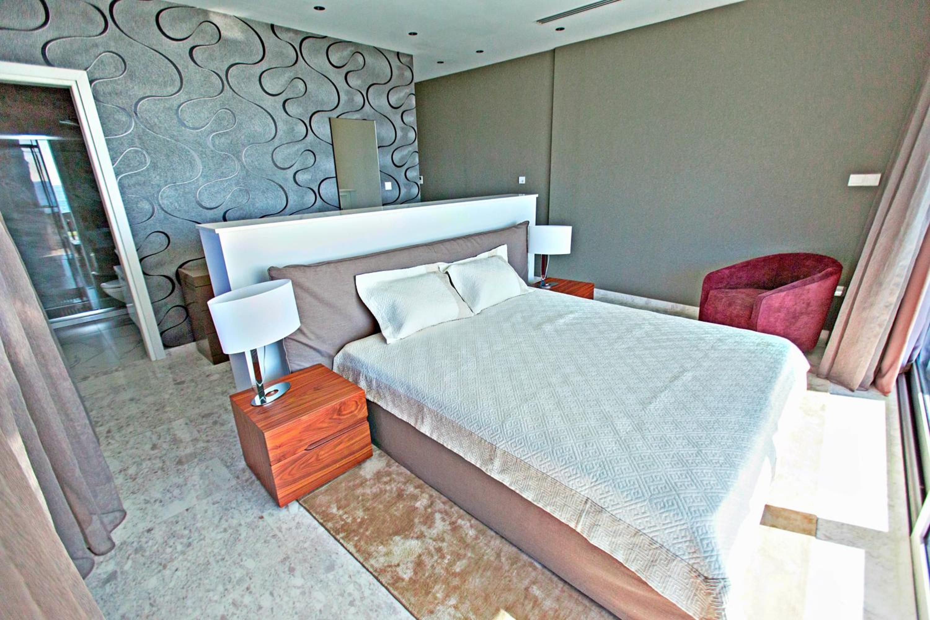 Beachfront Luxury Villa Glory