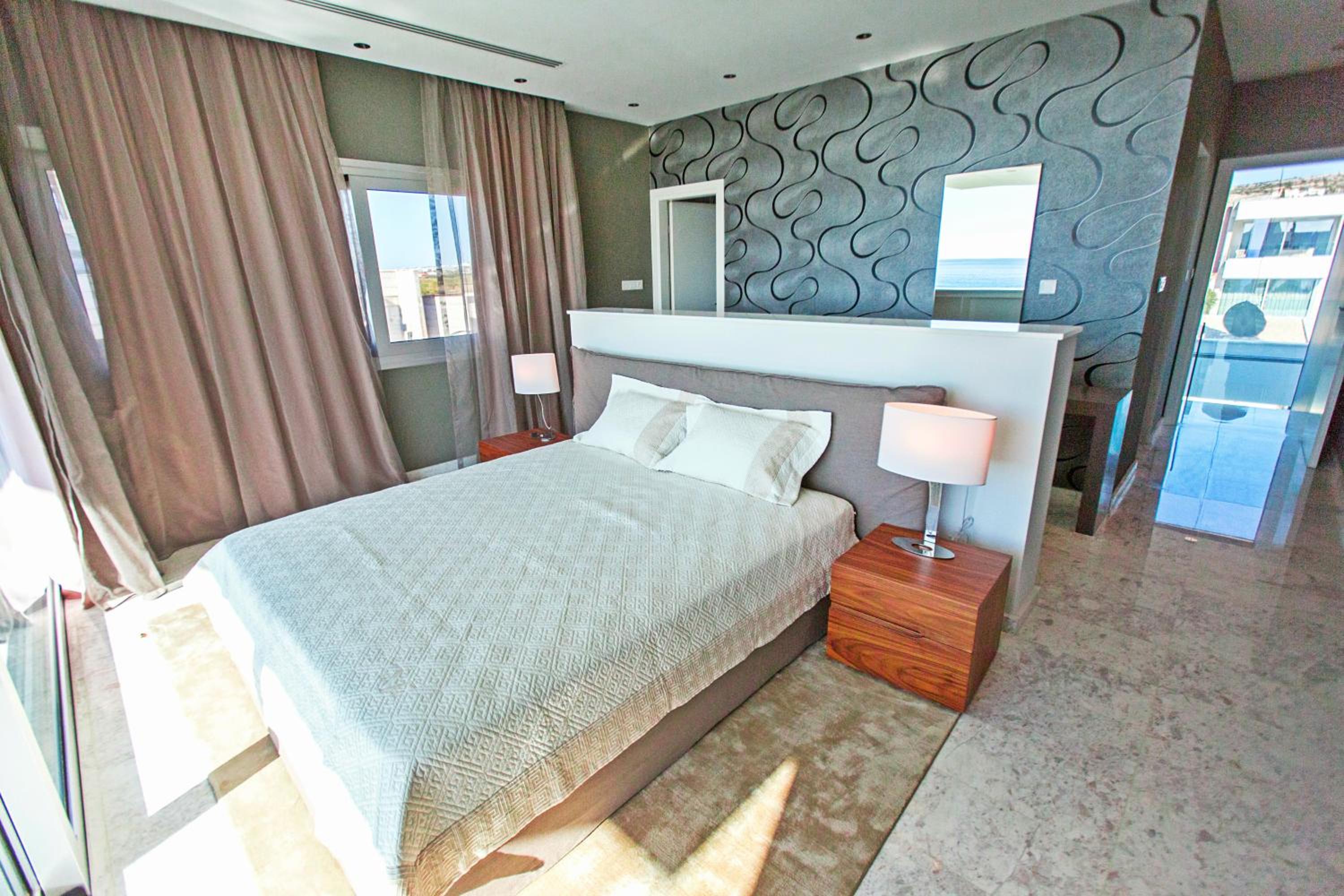 Beachfront Luxury Villa Glory