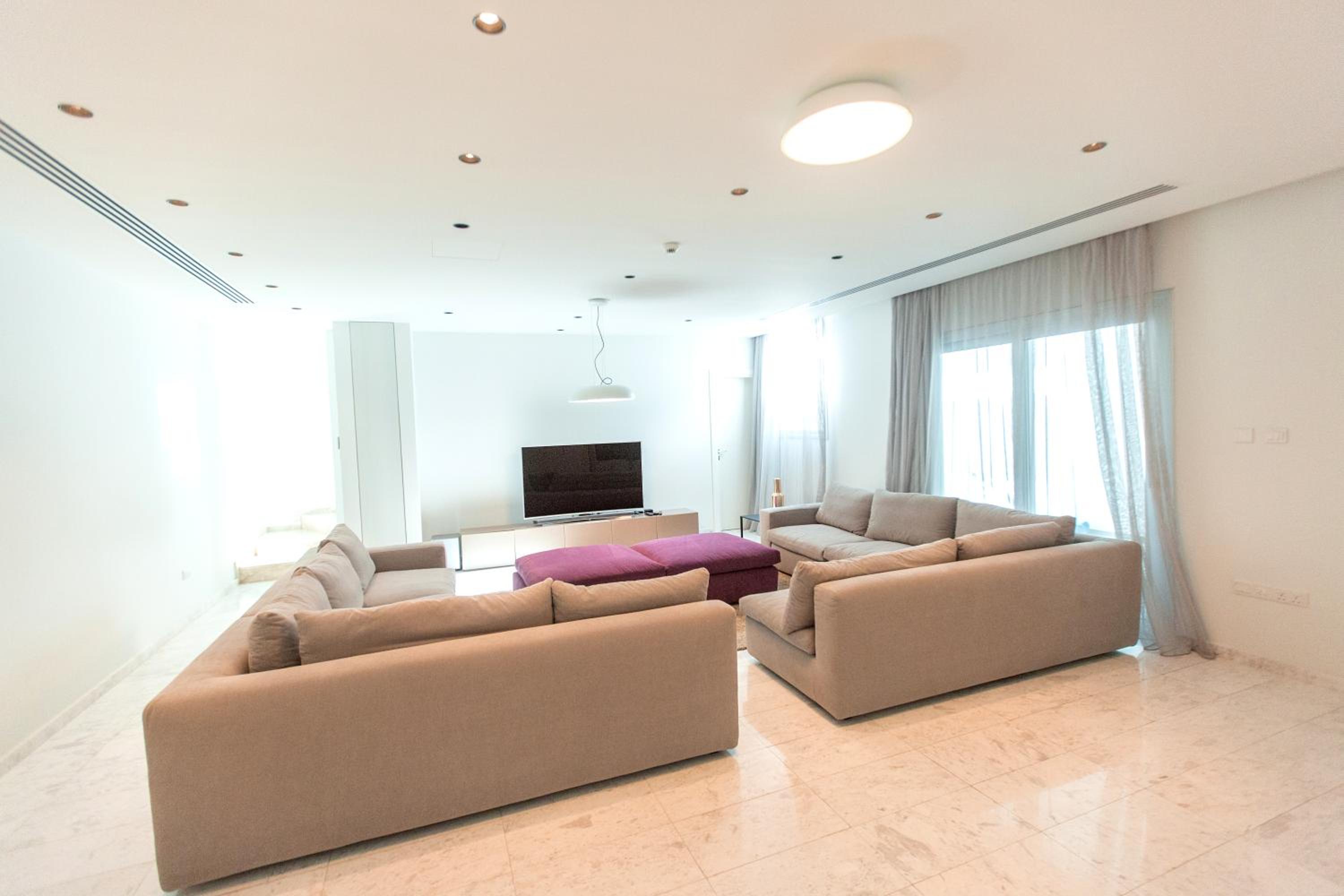 Beachfront Luxury Villa Glory